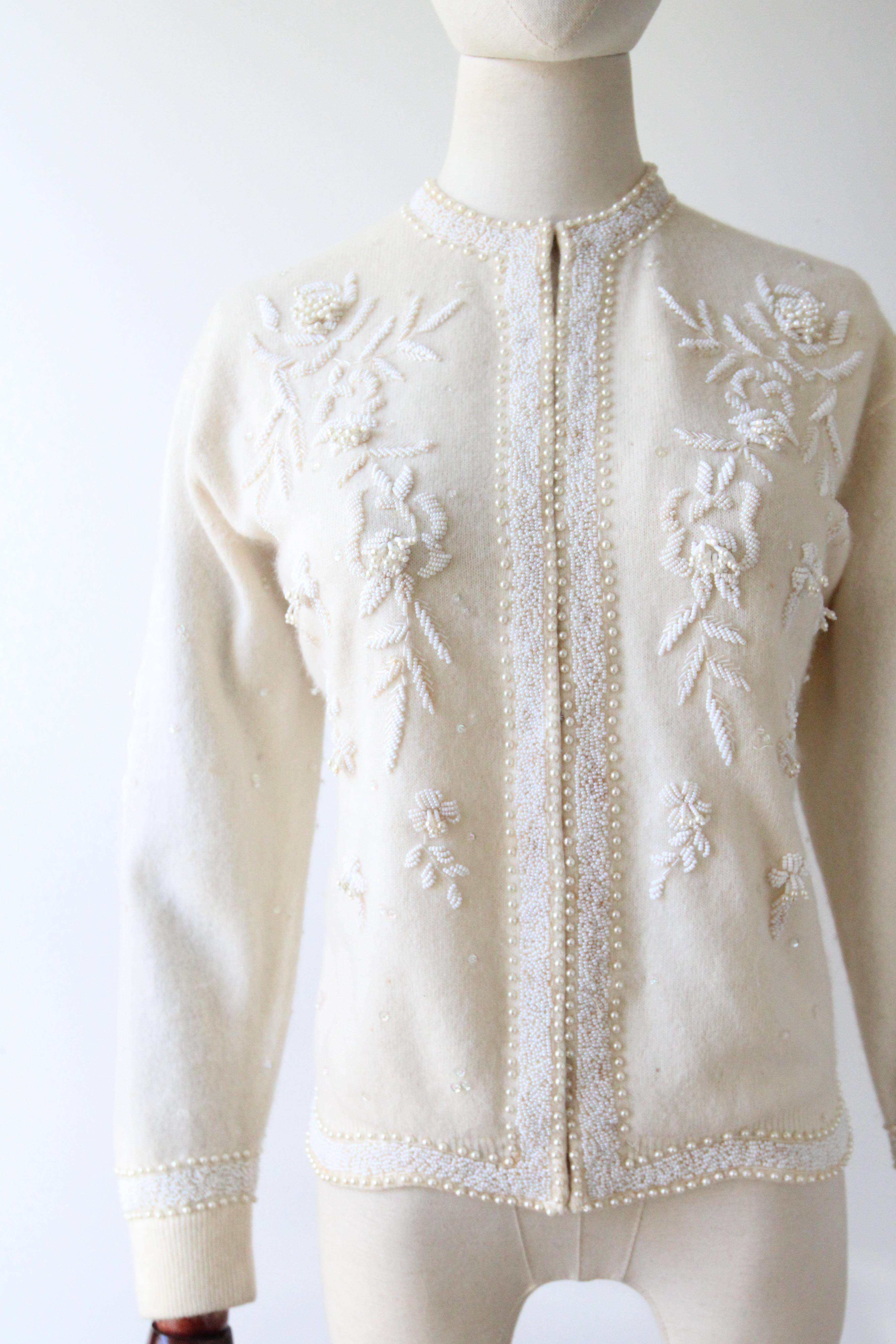 Gris Vintage 1950s Cream embellished cardigan beaded cardigan floral UK 12-14 US 8-10 en vente