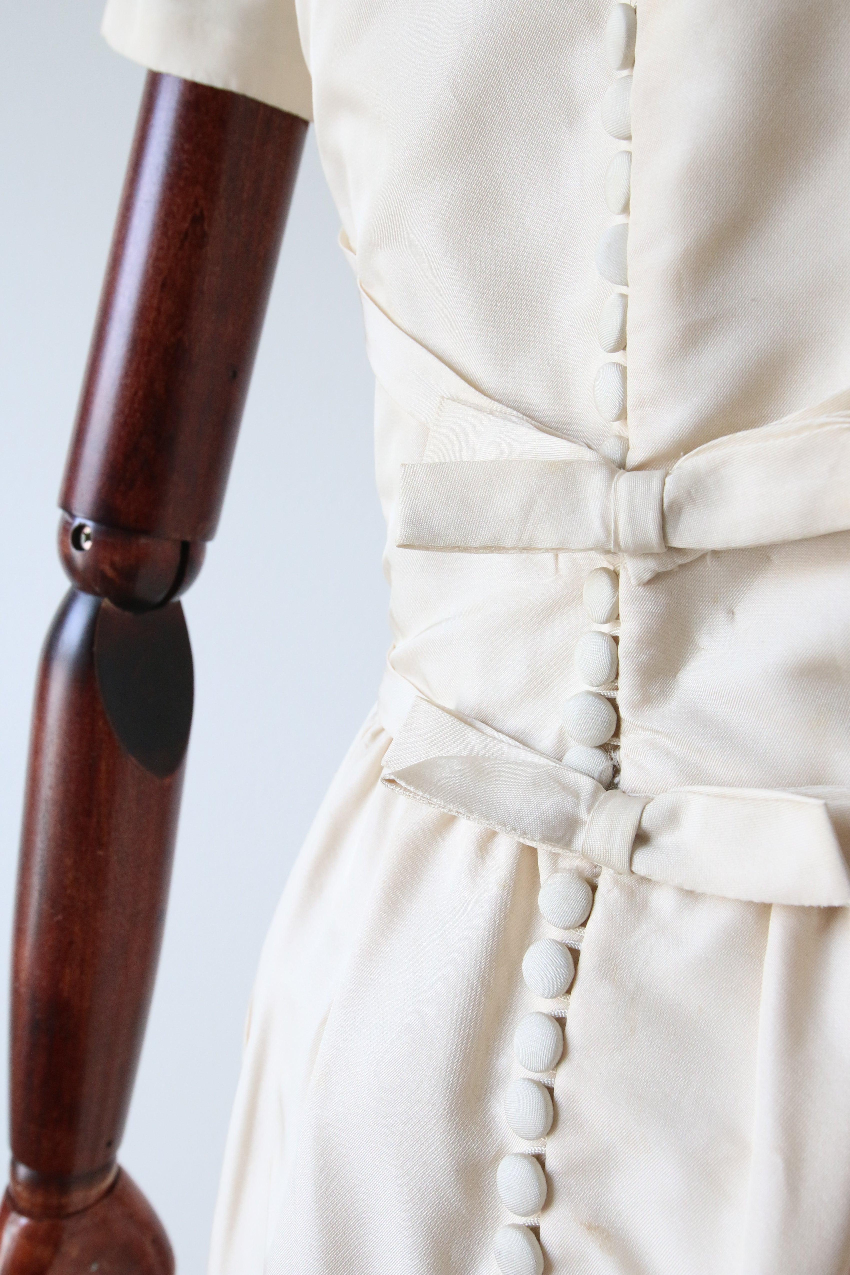 Vintage 1950's Cream Faille Bow and Ribbon Dress Original 1950 Evening Dress UK en vente 5