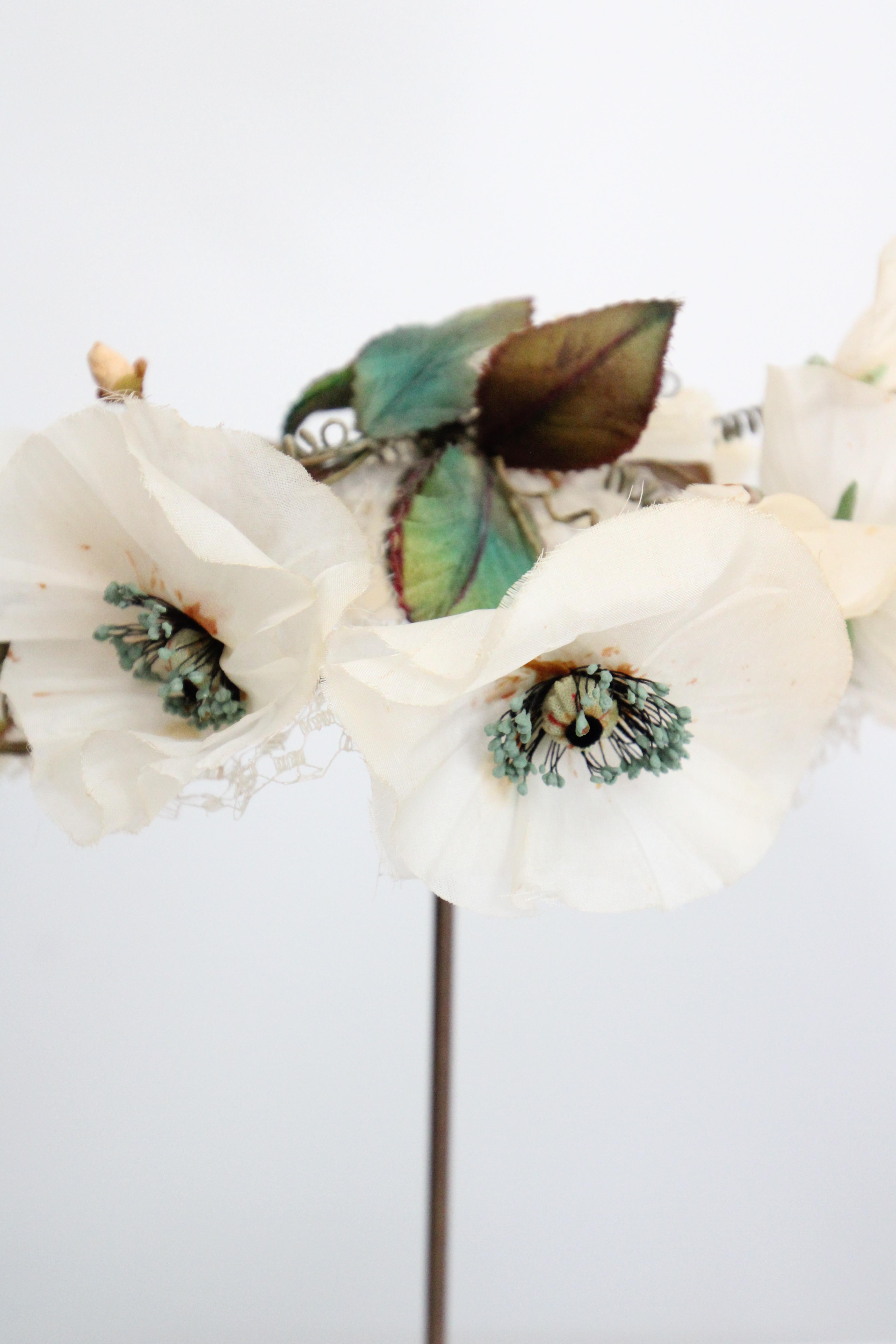 Vintage 1950's Cream Floral Anemone Hat Veil Birdcage Veil Hat 1950s millinery For Sale 4