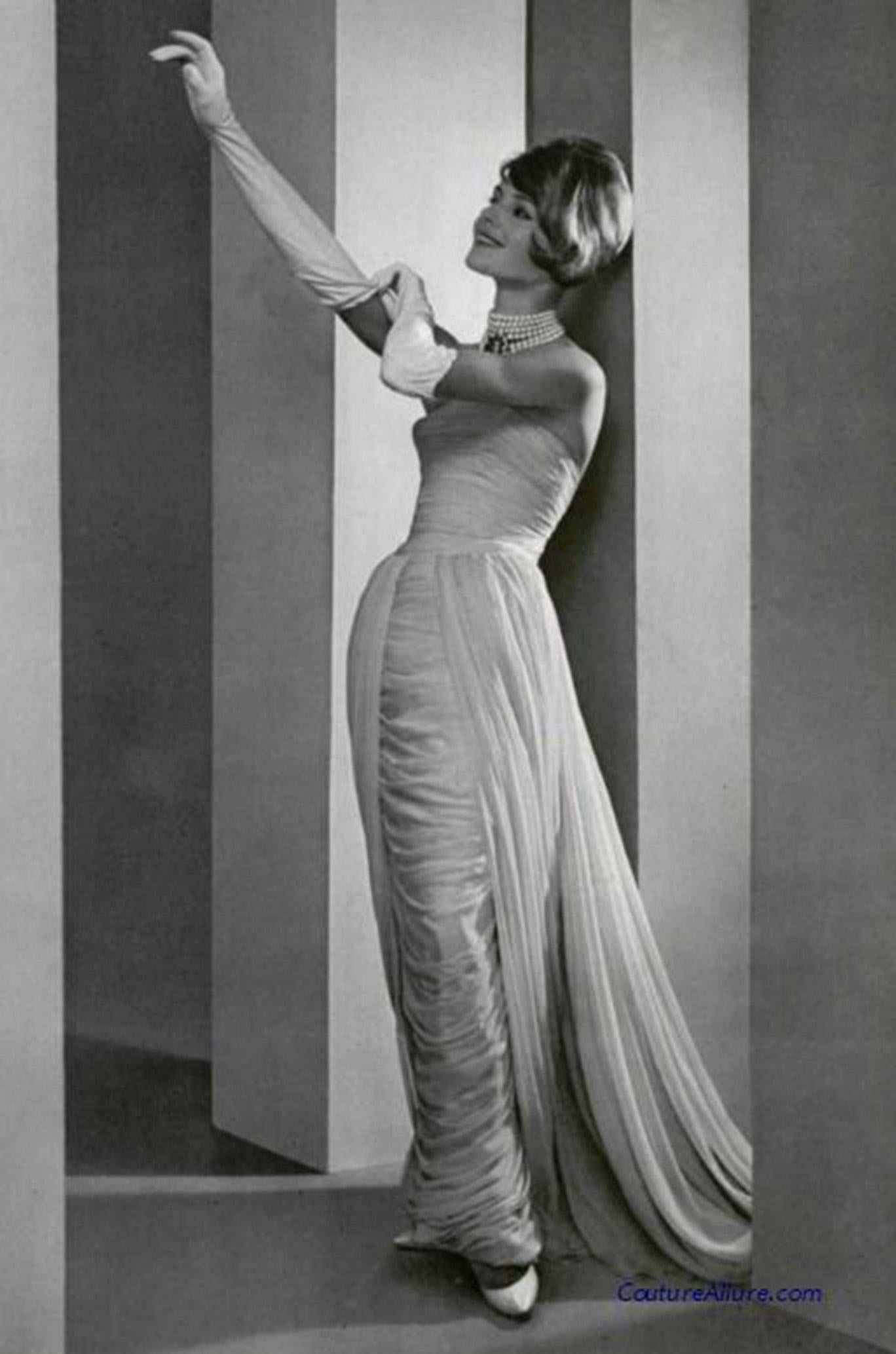 Ein einfach atemberaubend und unglaublich zeitlos Gigliola Curiel italienischen Couture schweren plissierten königlichen lila Seide Chiffon-Kleid aus der Mitte der 1950er Jahre. Curiel ist eine bedeutende italienische Haute-Couture-Marke mit einer