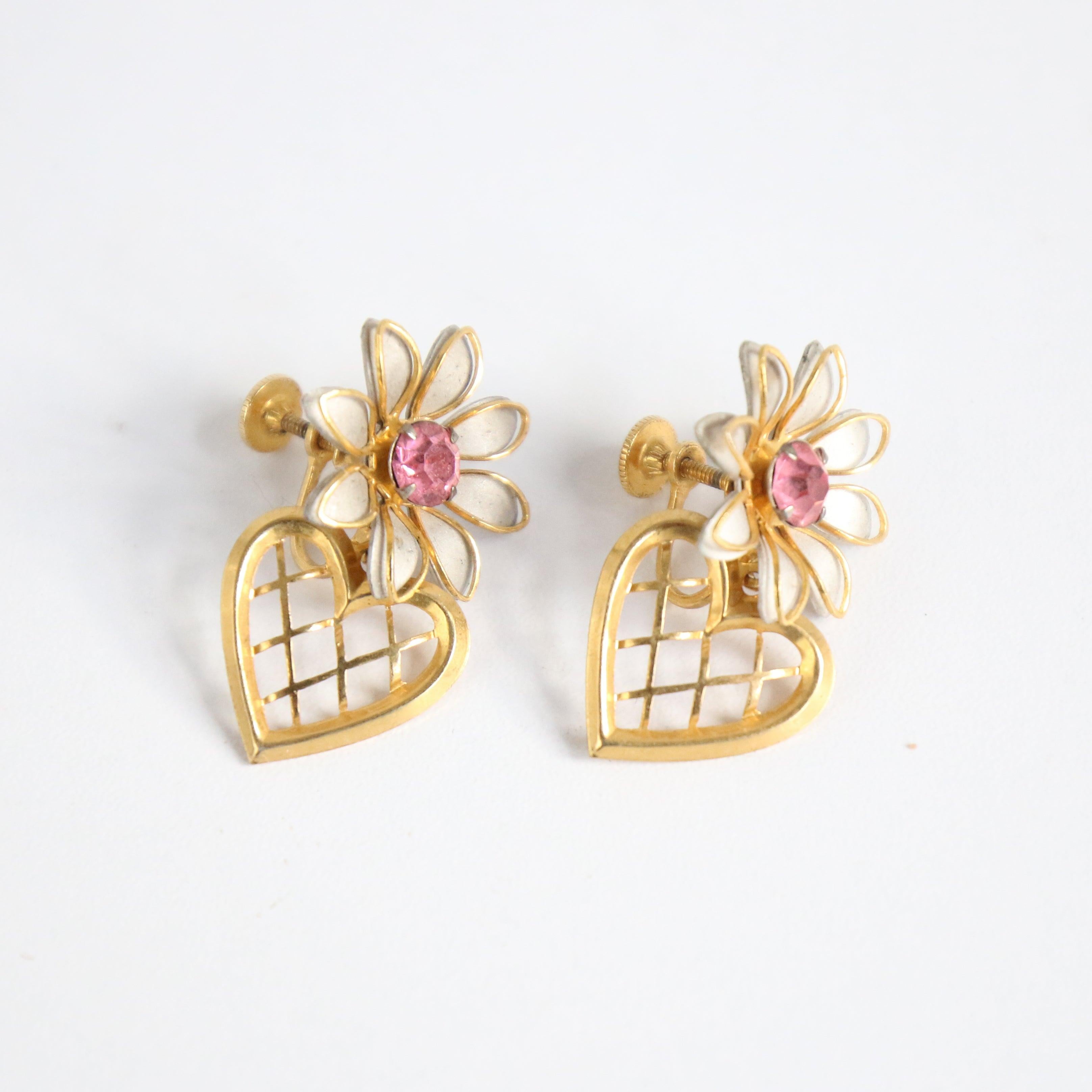Revival Vintage 1950's Daisy and heart droplet screw back earrings midcentury earrings For Sale