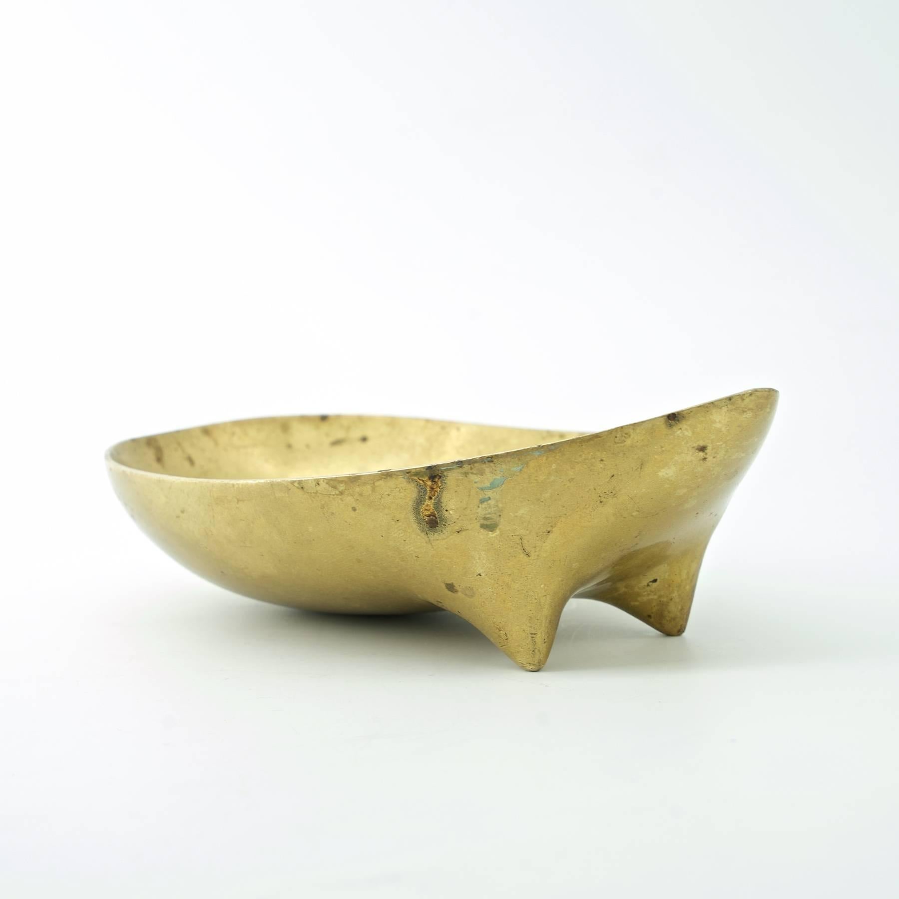 Fatto a mano Ciotola con piedini d'epoca Illums Bolighus Danish Brass Metalworks attrd. Carl Aubock in vendita