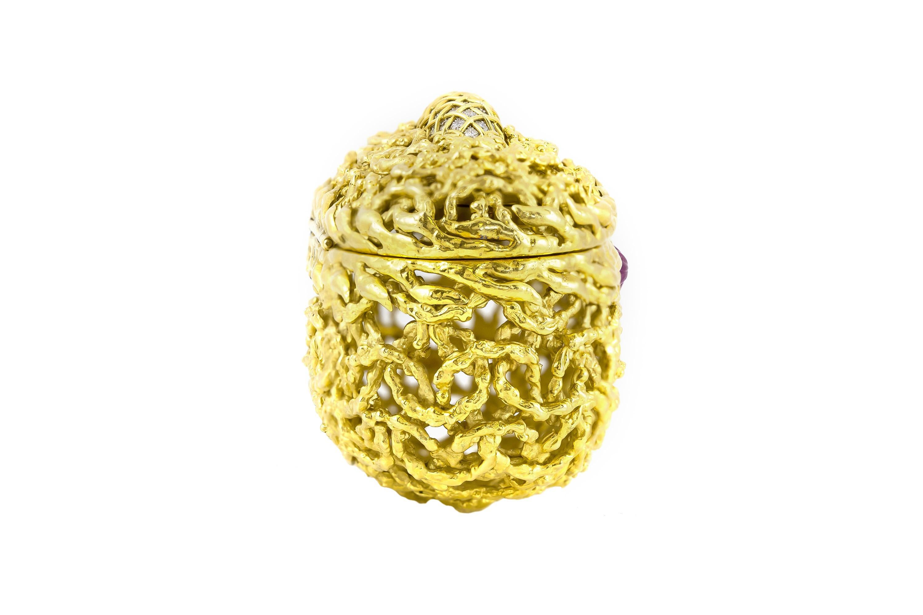 David Webb Gold Clutch aus den 1950er Jahren mit 10,00 Karat Rubin und Diamanten im Zustand „Gut“ im Angebot in New York, NY