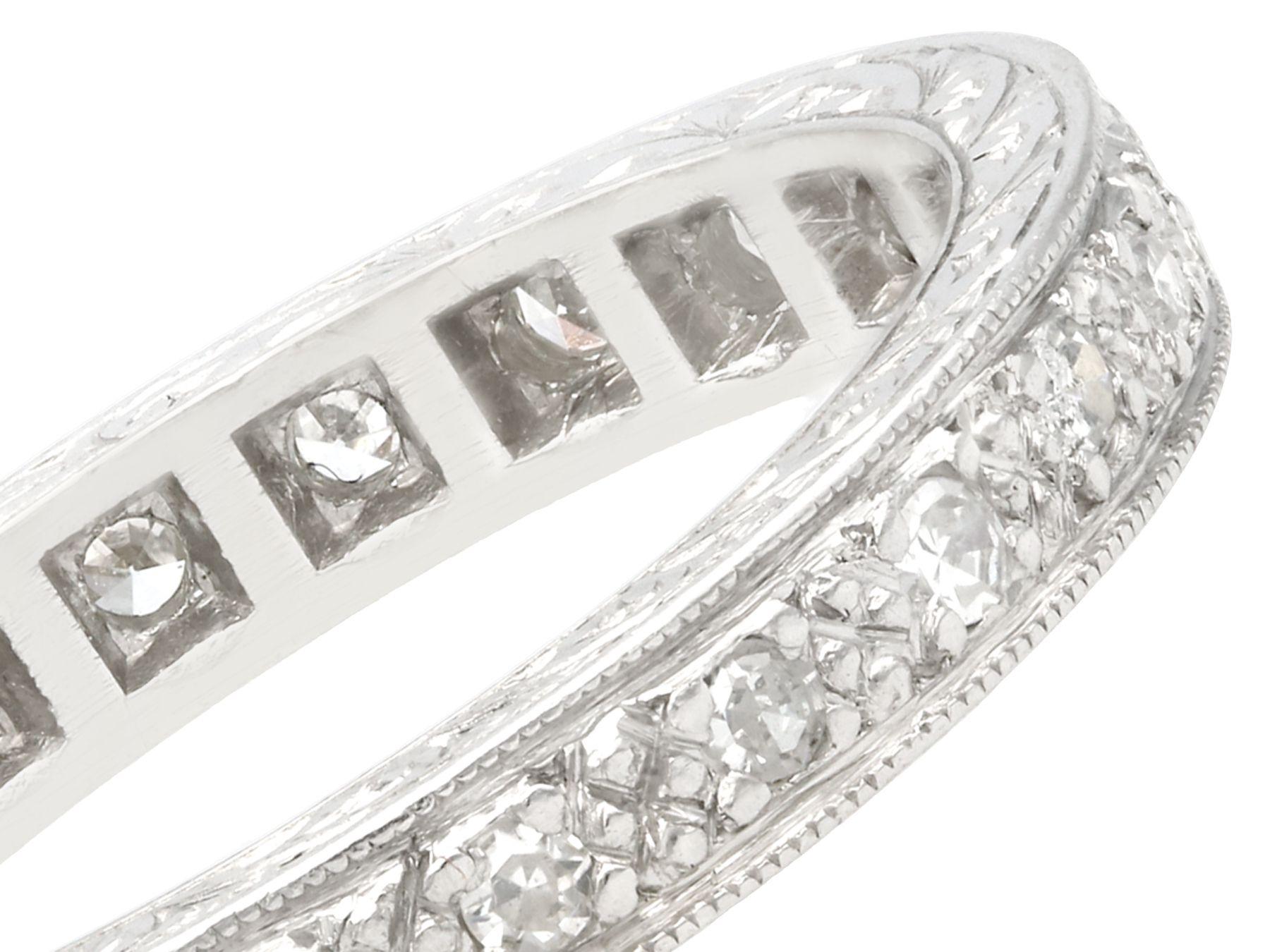 Vintage-Eternity-Ring aus Platin mit Diamanten und Platin, 1950er Jahre (Rundschliff) im Angebot