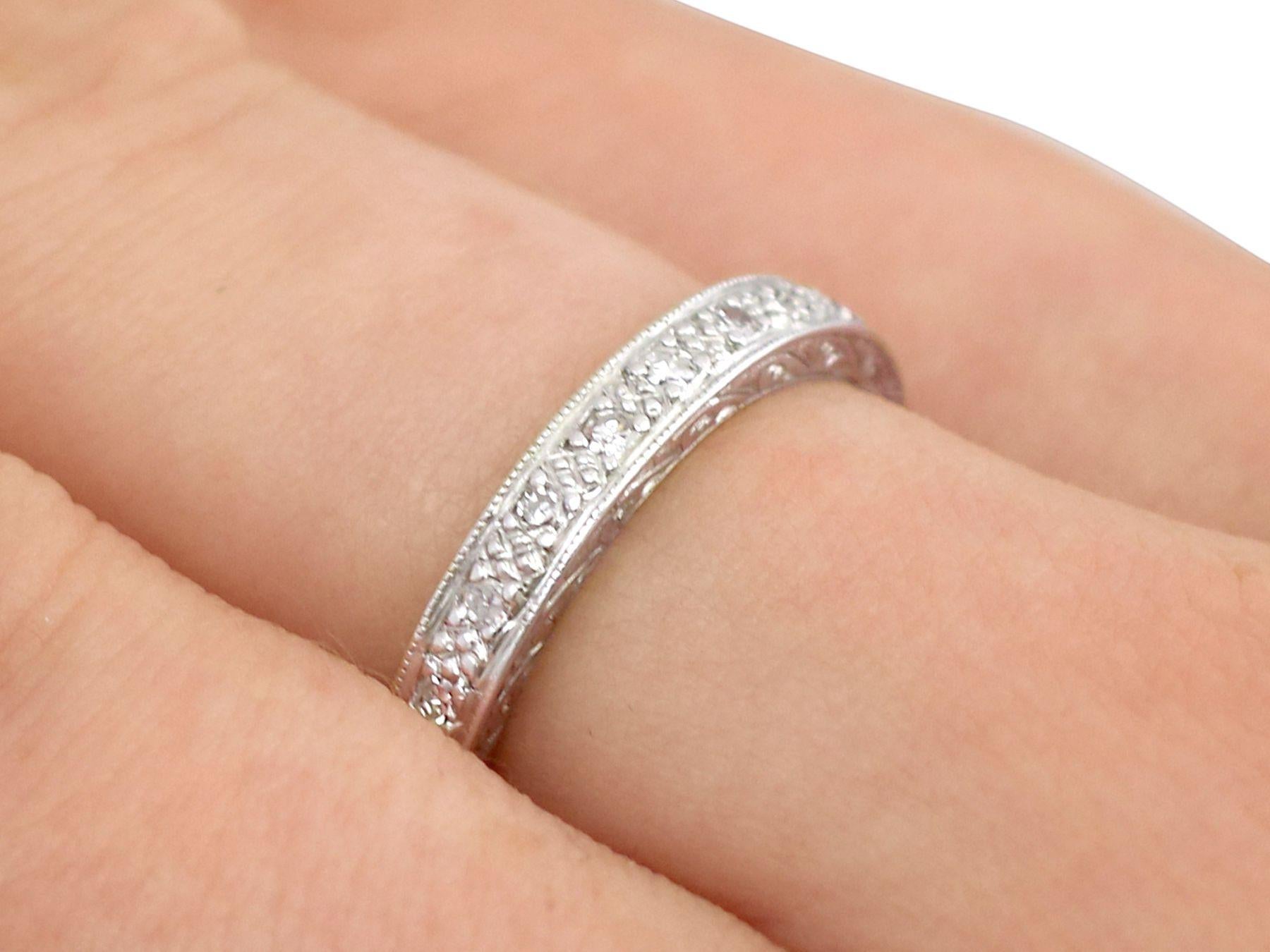 Vintage 1950s Diamond and Platinum Full Eternity Ring In Excellent Condition For Sale In Jesmond, Newcastle Upon Tyne