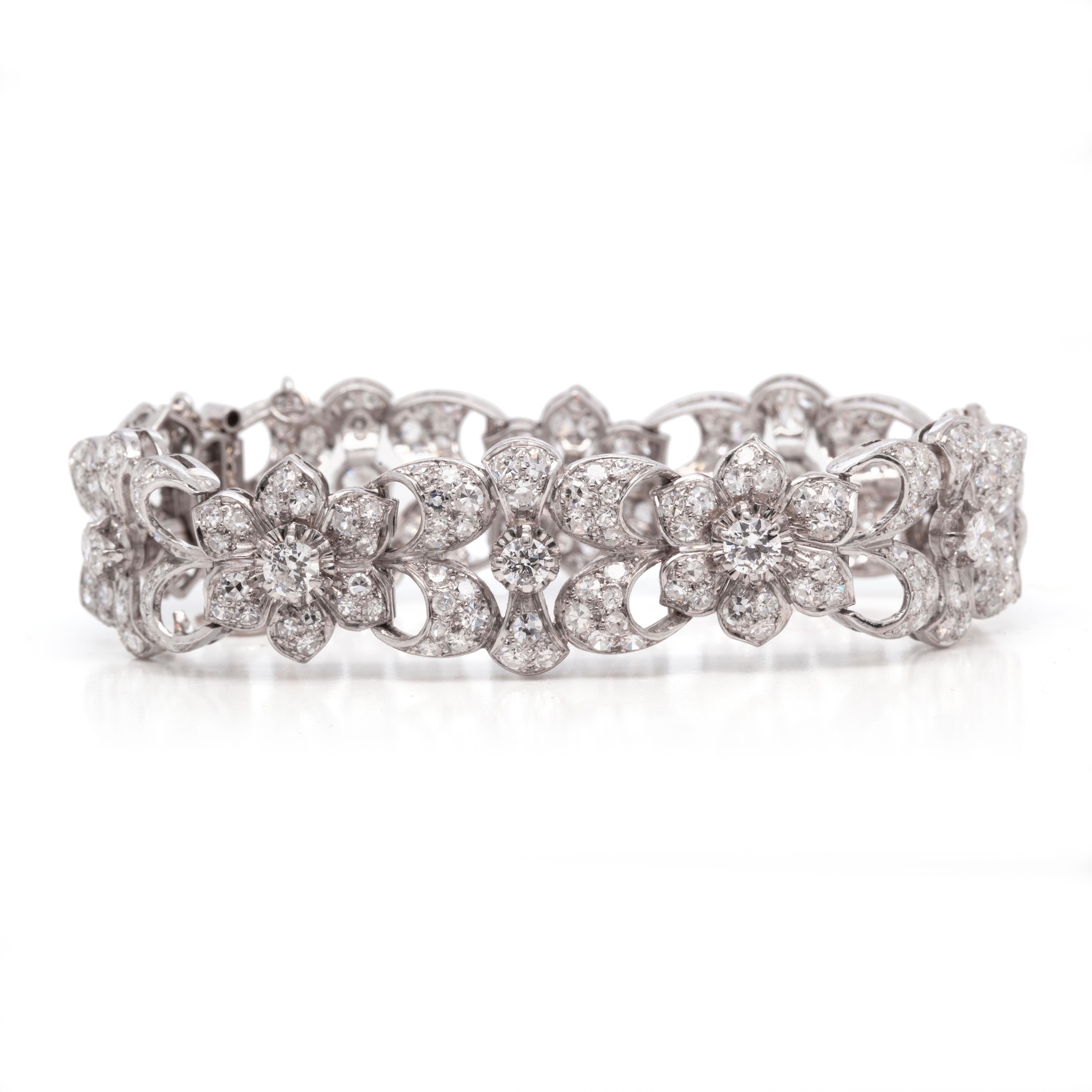 Retro Vintage 1950s Diamond Flower Motif Platinum Bracelet For Sale