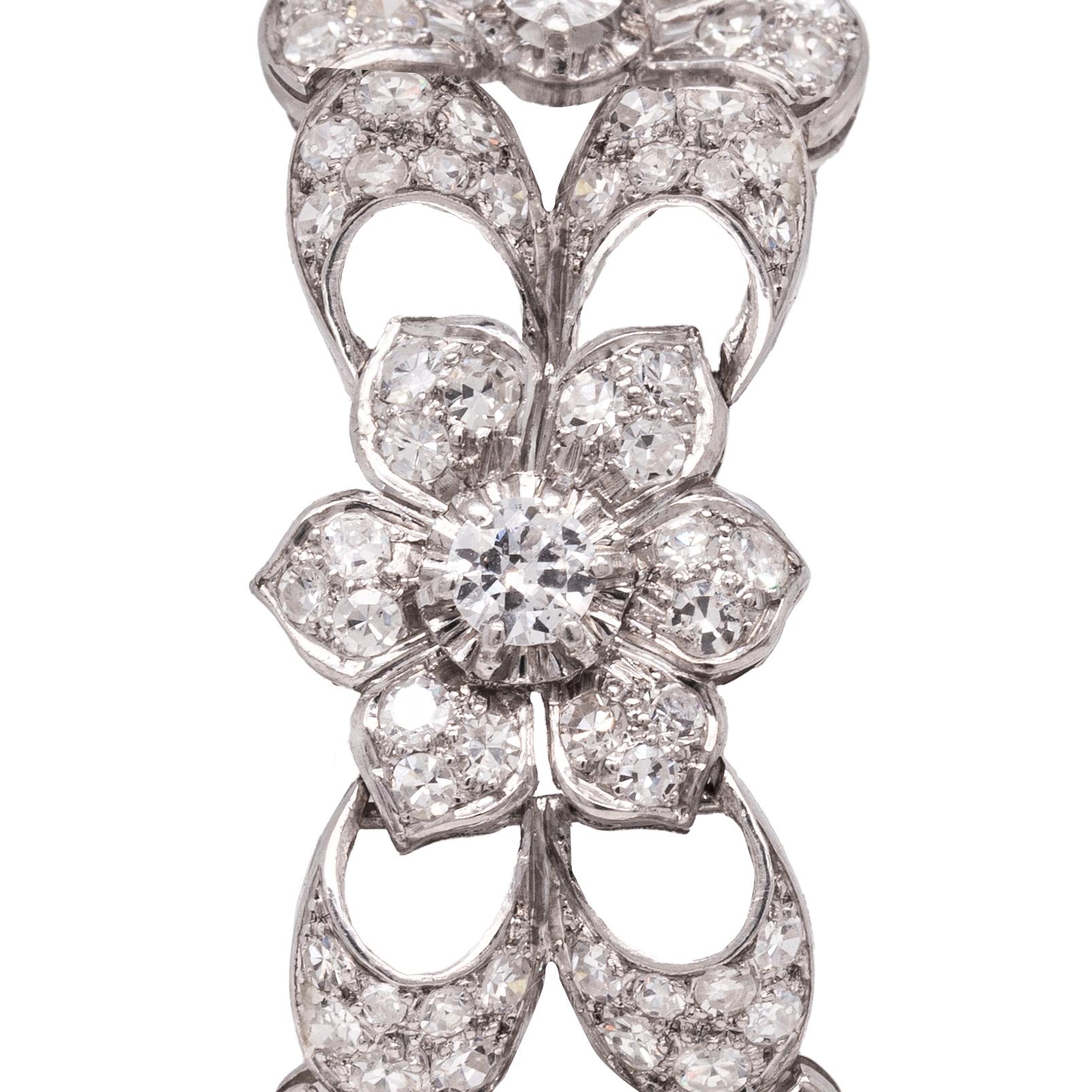 Vintage 1950s Diamond Flower Motif Platinum Bracelet In Good Condition For Sale In London, GB