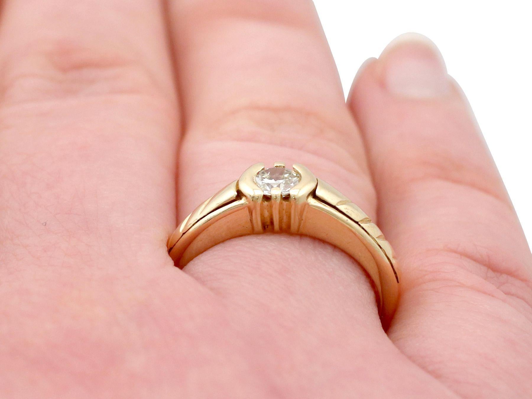 Vintage 1950s Diamond Yellow Gold Solitaire Engagement Ring en vente 4