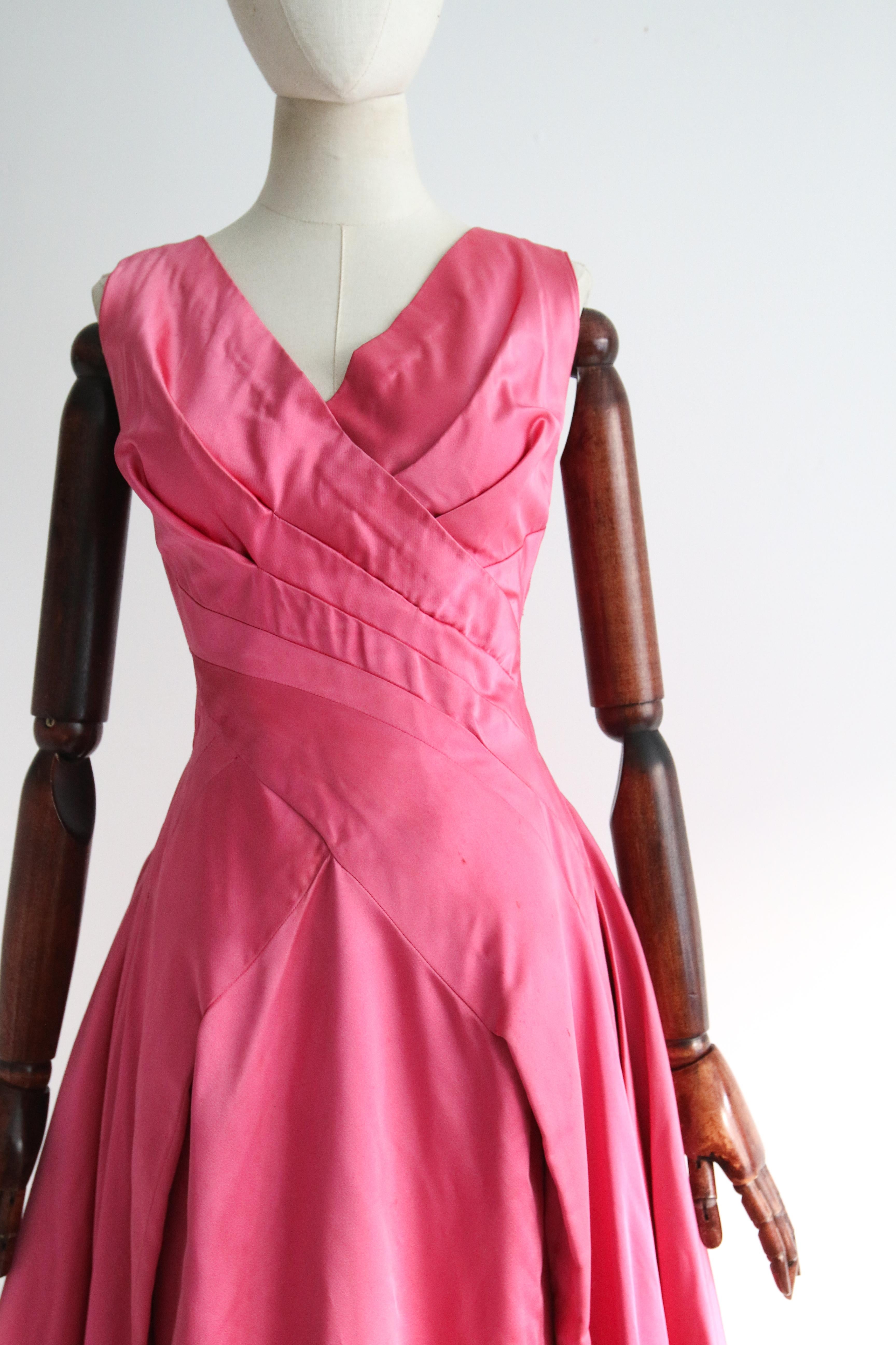 Vintage 1950's Duchess Satin Sweet Pink Pleated Dress UK 8-10 US 4-6 In Good Condition For Sale In Cheltenham, GB