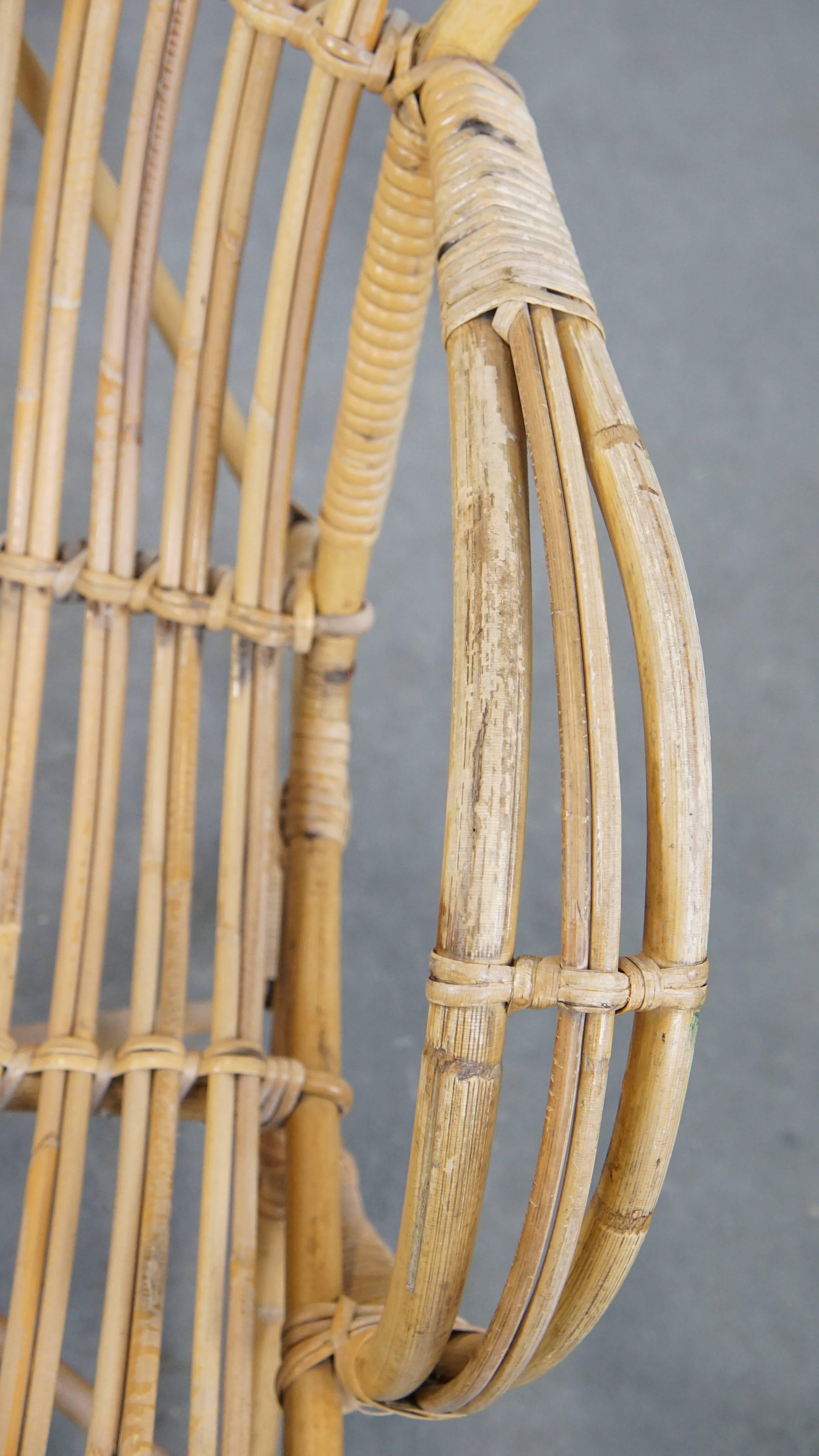 Vintage 1950s Dutch design rattan armchair with beautiful organic shapes For Sale 1