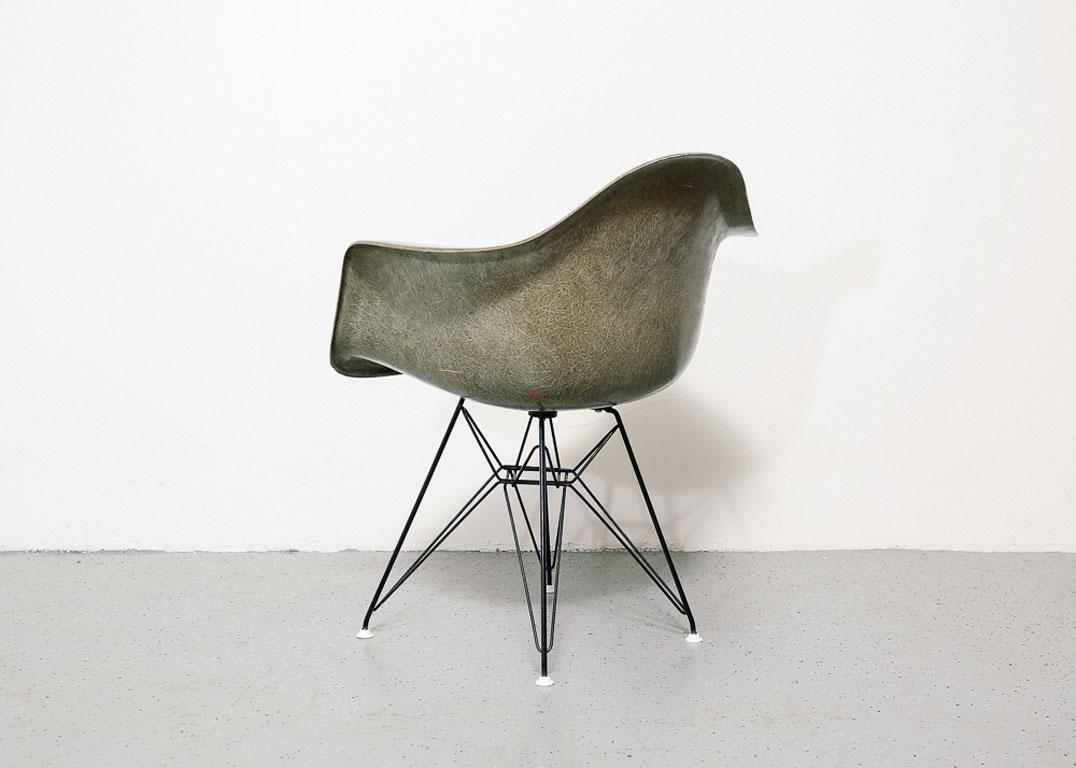 Vintage 1950s Eames DAR Shell Chair 7
