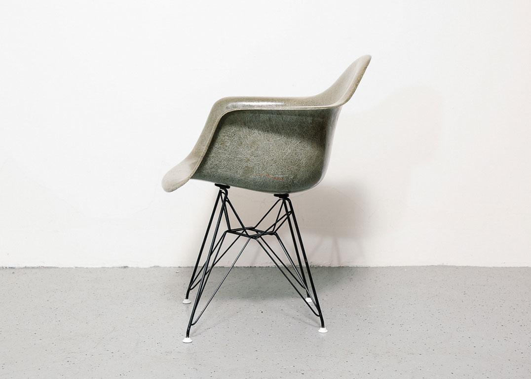 Vintage 1950s Eames DAR Shell Chair 8