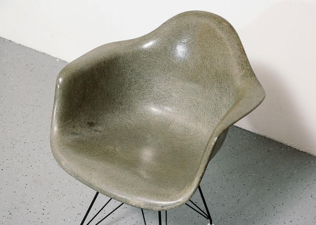 Vintage 1950s Eames DAR Shell Chair In Good Condition In Brooklyn, NY
