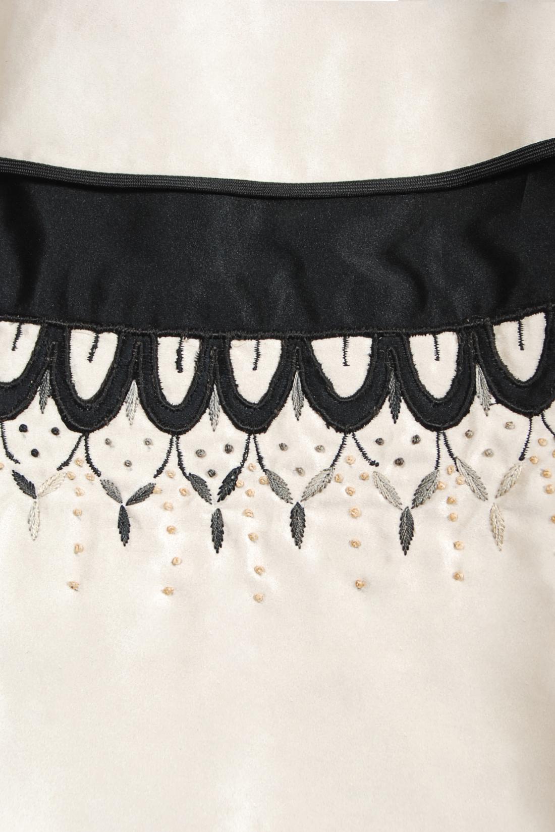 Emilio Schuberth Couture - Robe en satin brodée noire et ivoire, vintage, années 1950 en vente 7