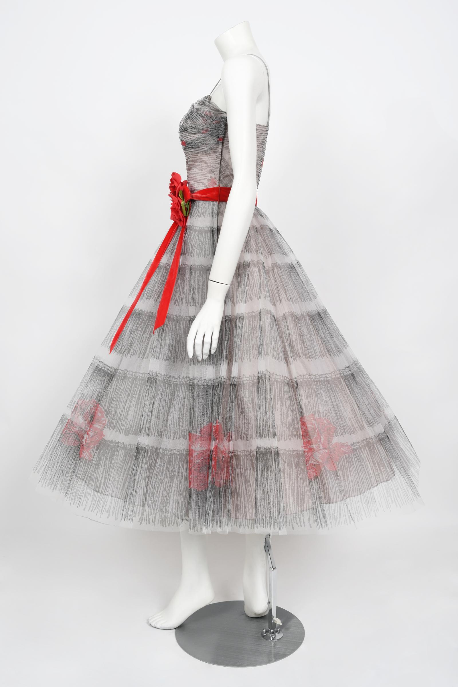 Vintage 1950's Emma Domb Red Roses Illusion Print Tulle Full-Skirt Party Dress en vente 3