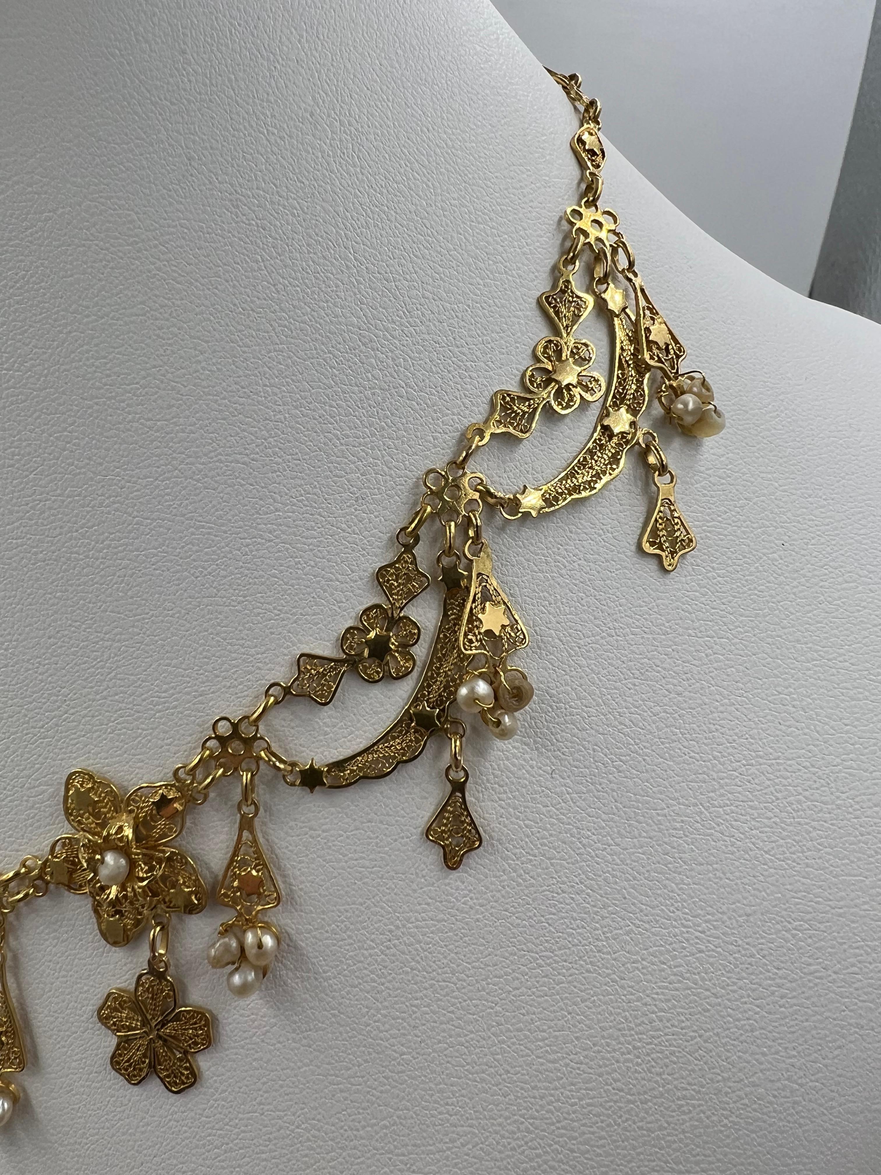 Vintage 1950s Filigree Fringe 18k Yellow Gold Pearl Necklace Unisexe en vente