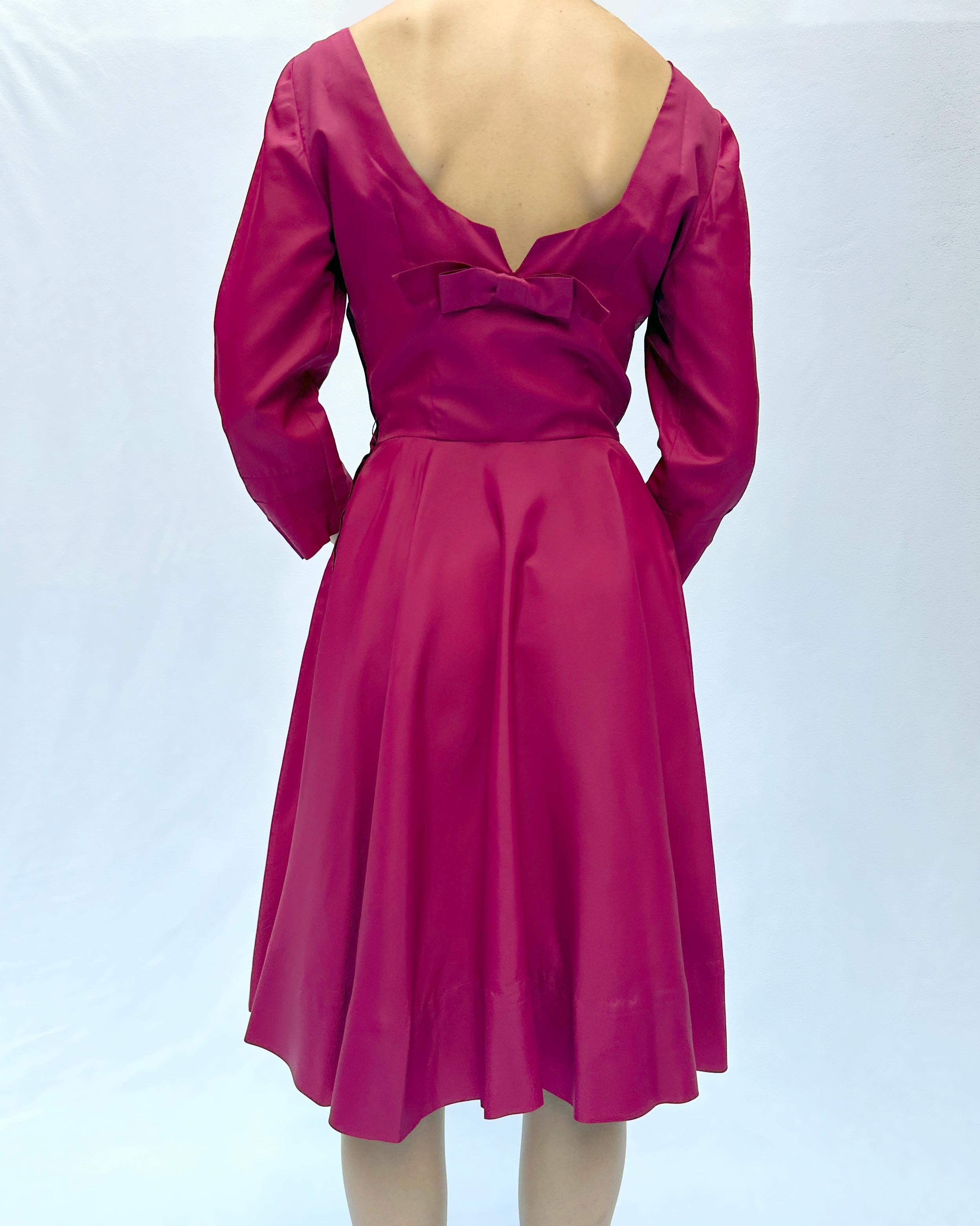 VINTAGE 1950s FIT AND FLARE DRESS For Sale 4