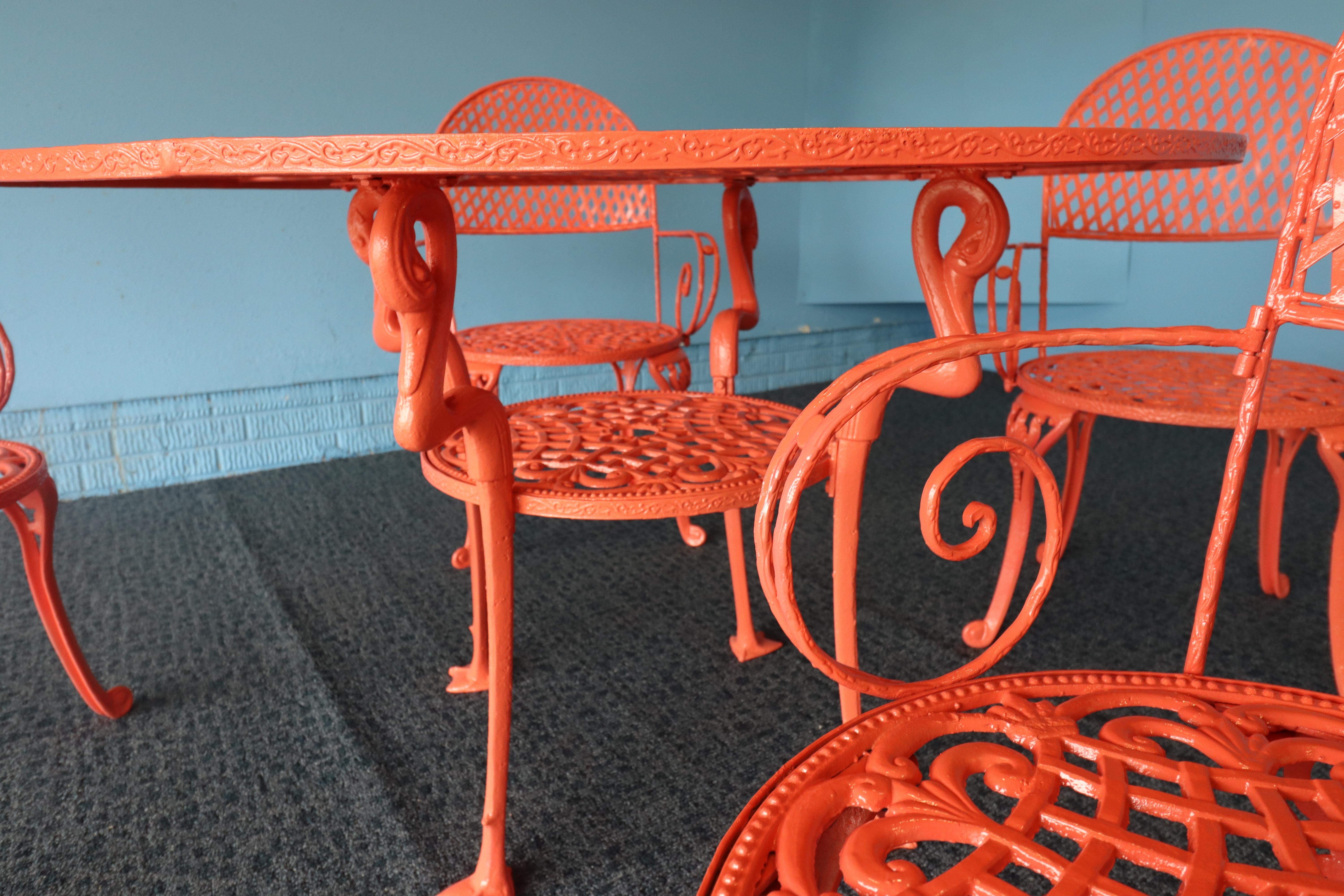 Set da patio in ferro battuto a tema fenicottero vintage degli anni '50 - raro design personalizzato in vendita 1