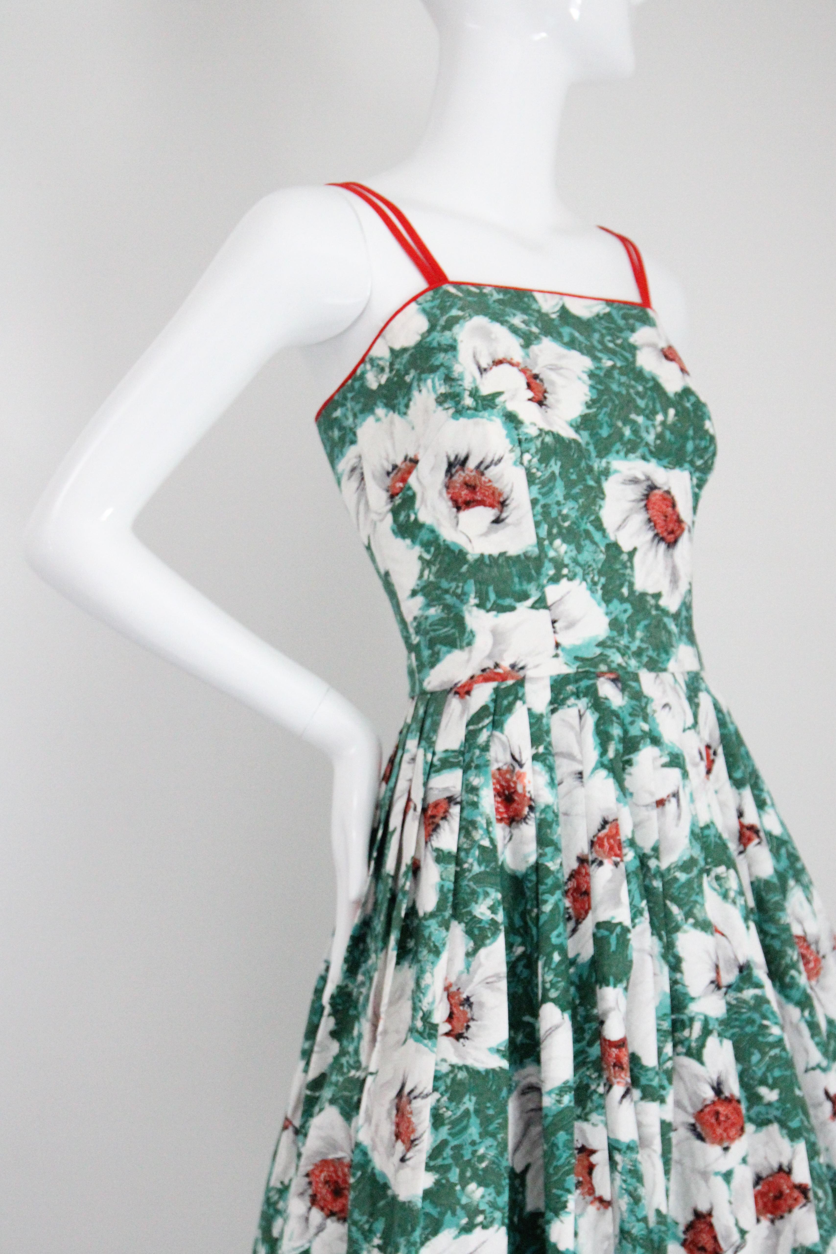 Women's or Men's Vintage 1950's Floral Dress 1950's Cotton Floral Green Fit and Flare UK 6 US 2 For Sale