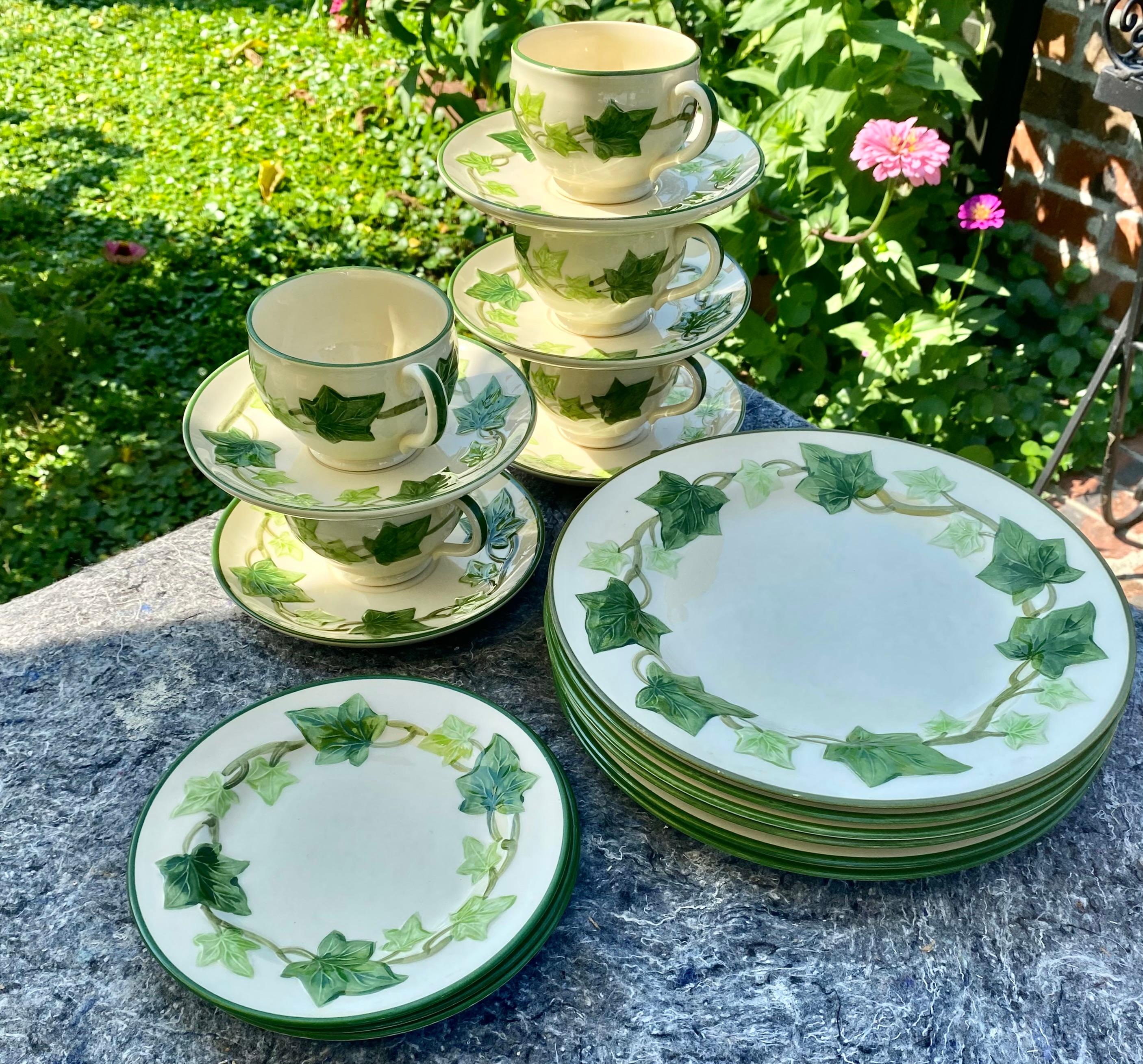 Vintage 1950's Franciscan Ivy Pattern Dinnerware en vente 4