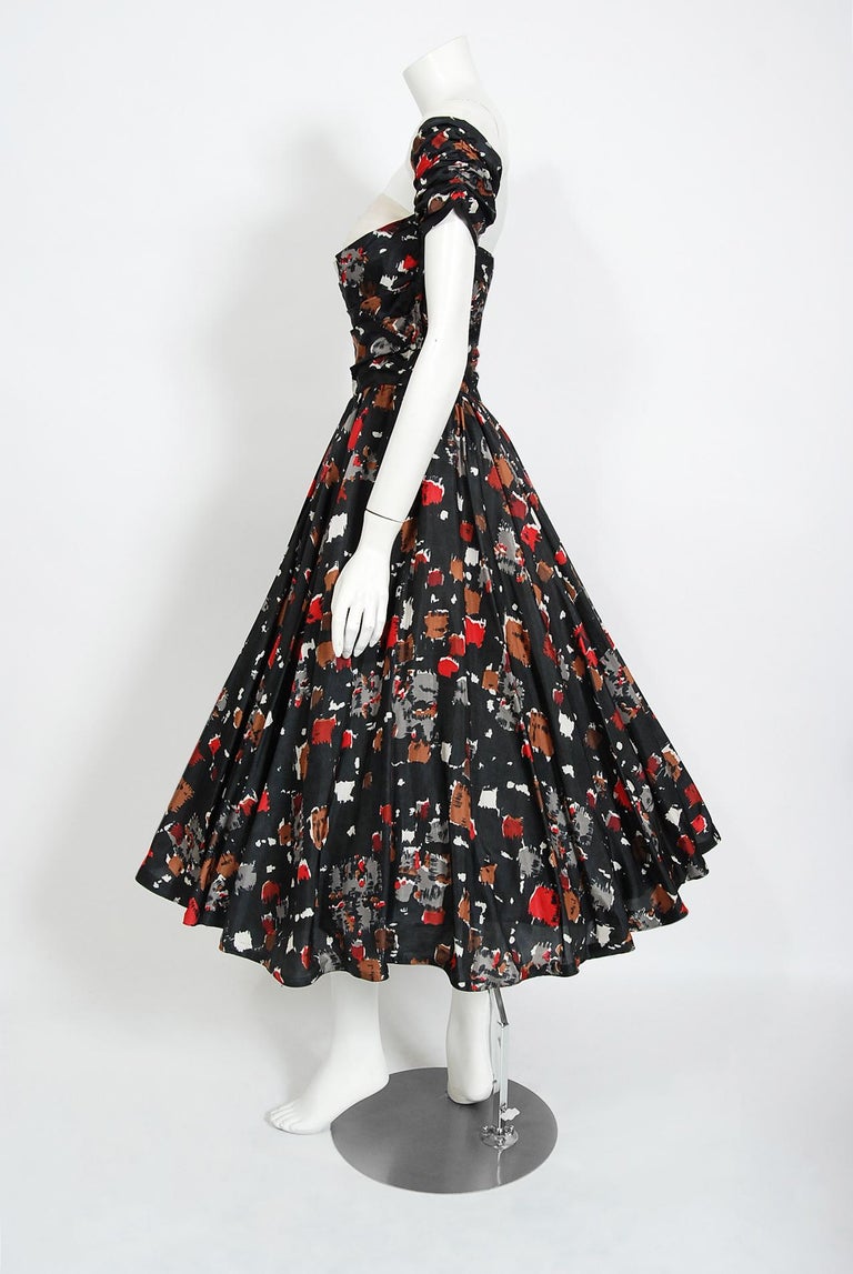 Vintage 1950's Fred Perlberg Atomic Print Silk Shelf-Bust Circle Skirt Dress  In Good Condition For Sale In Beverly Hills, CA