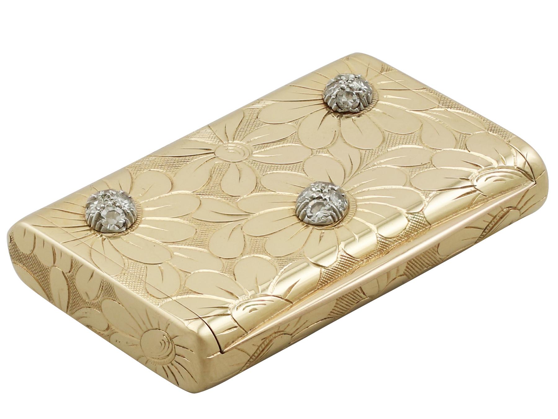 An exceptional, fine and impressive vintage French 18-karat yellow gold box by Van Cleef & Arpels; an addition to our diverse ornamental collection.

This exceptional vintage French 18 karat yellow gold box has a rectangular, rounded form.

The