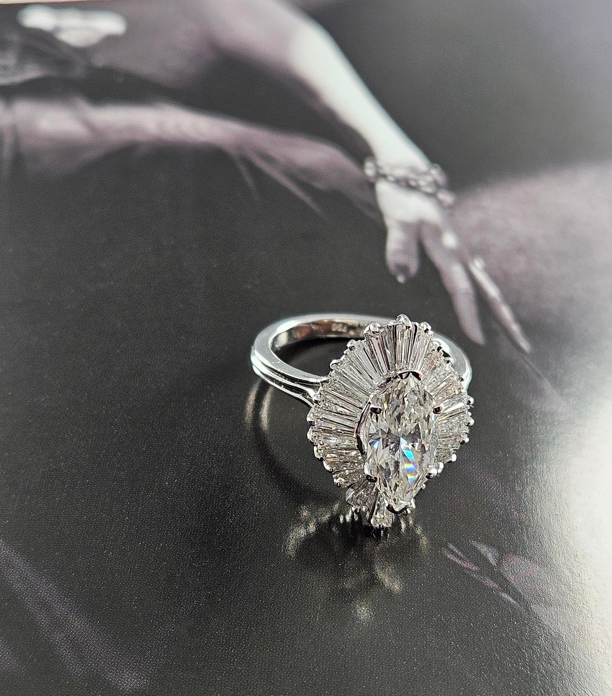 Vintage 1950er GIA 4,67ct Marquise Diamant Ballerina Cocktail 18K Weißgold Ring im Angebot 8