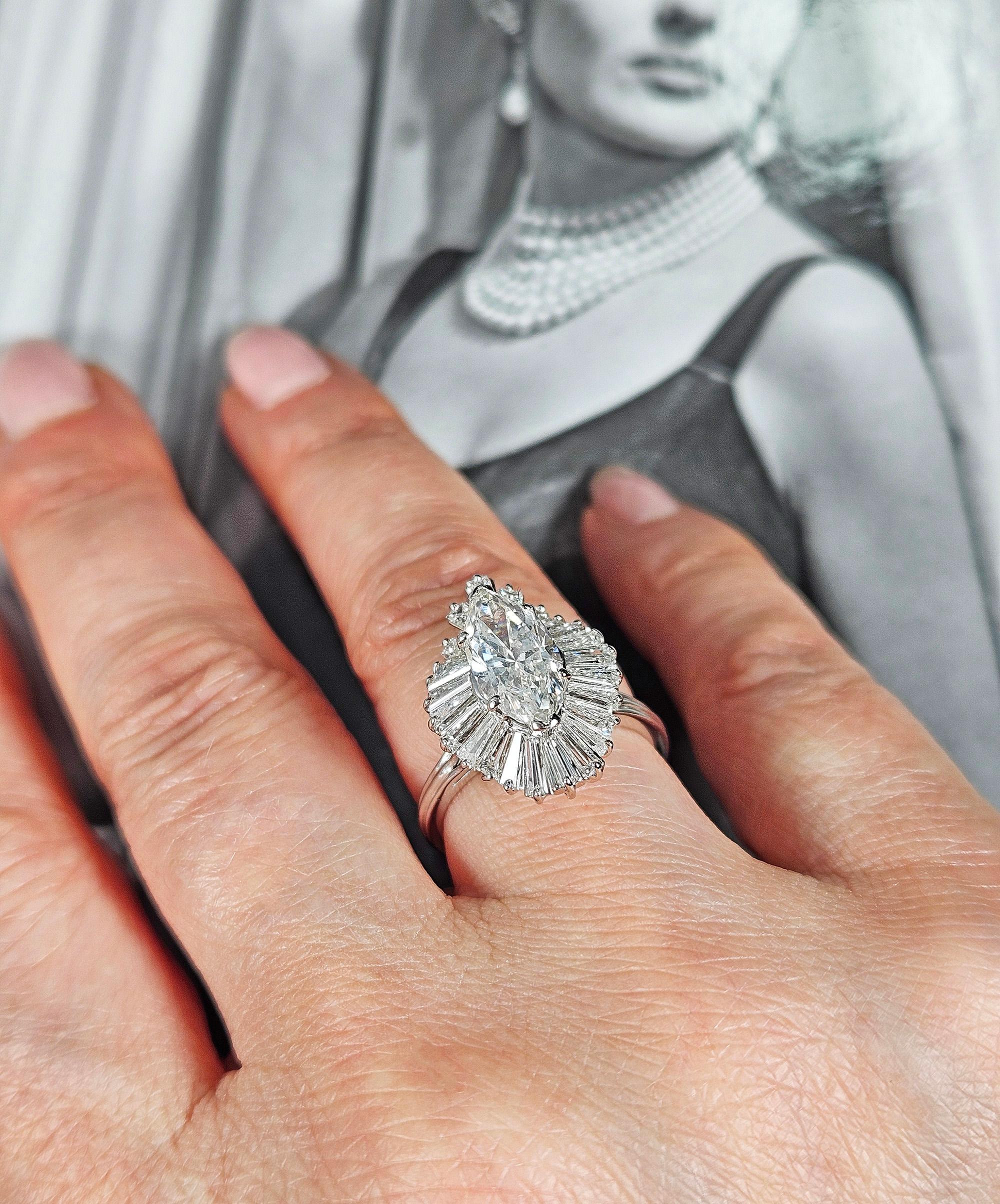 Vintage 1950er GIA 4,67ct Marquise Diamant Ballerina Cocktail 18K Weißgold Ring im Angebot 9