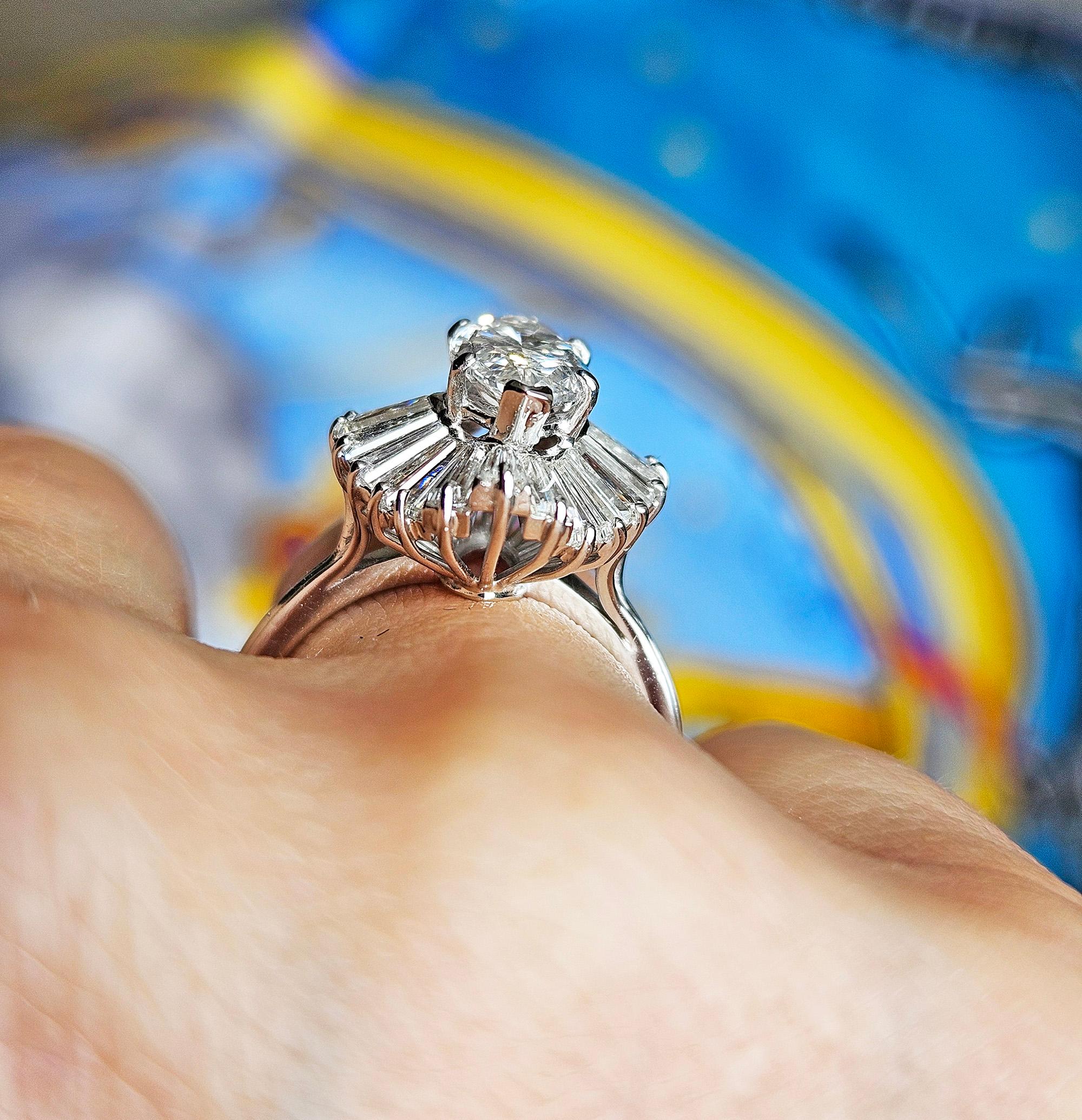 Vintage 1950er GIA 4,67ct Marquise Diamant Ballerina Cocktail 18K Weißgold Ring im Zustand „Gut“ im Angebot in New York, NY