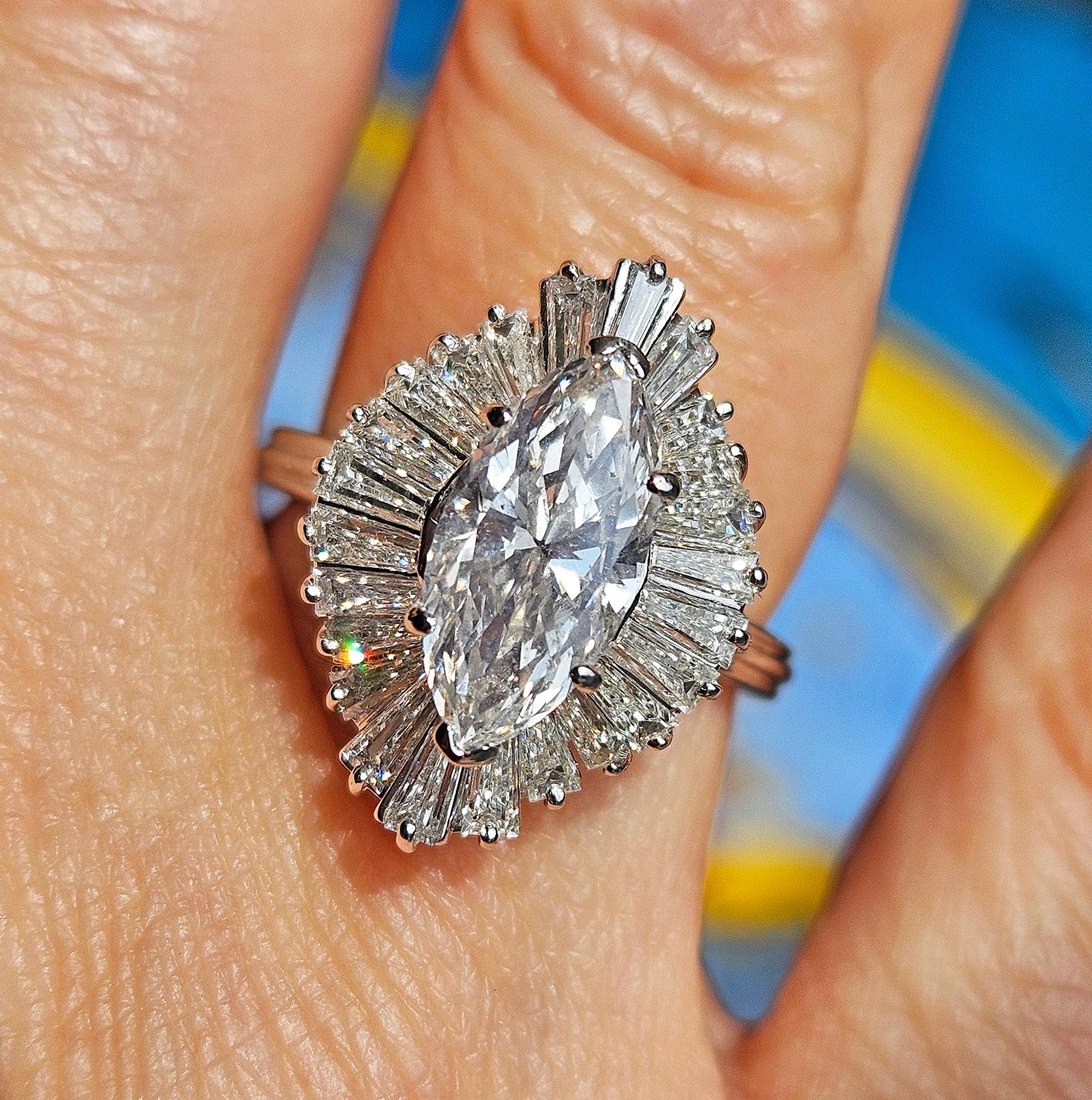 Vintage 1950er GIA 4,67ct Marquise Diamant Ballerina Cocktail 18K Weißgold Ring im Angebot 5