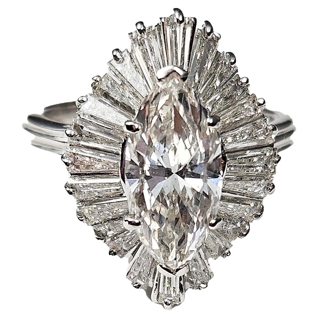 Anello vintage 1950 GIA 4,67ct Marquise Diamond Ballerina Cocktail in oro bianco 18 carati