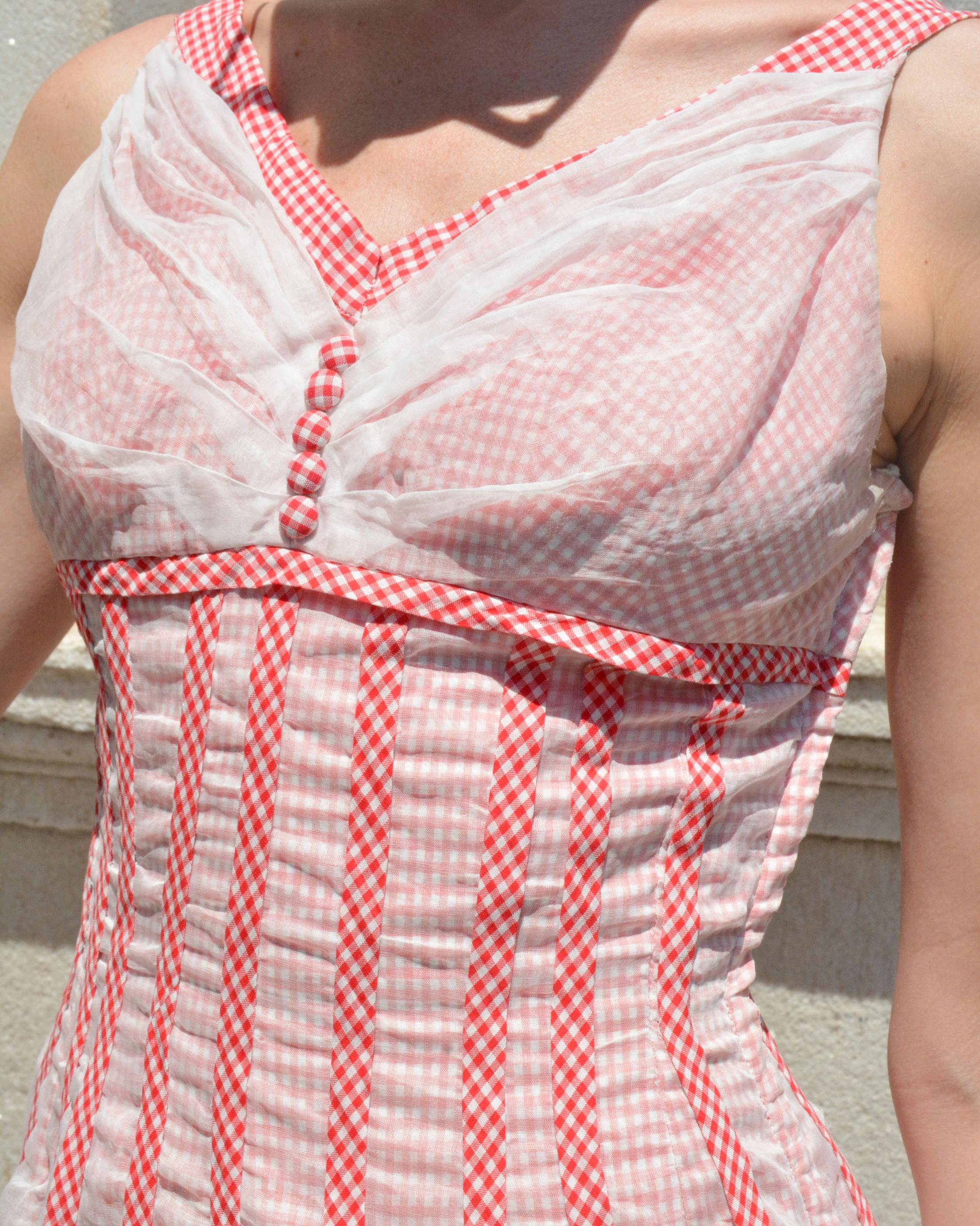 Vestido ajustado vintage de cuadros de los años 50 con superposición de organdí en venta 4