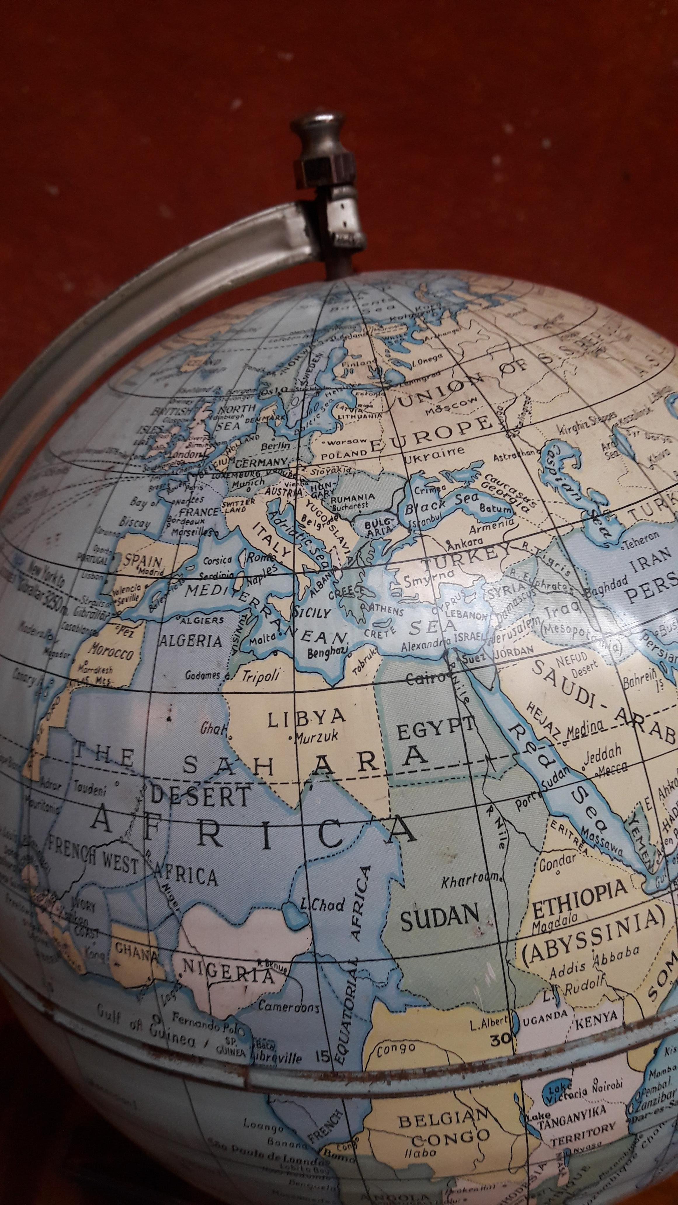 English Vintage 1950s Globe For Sale