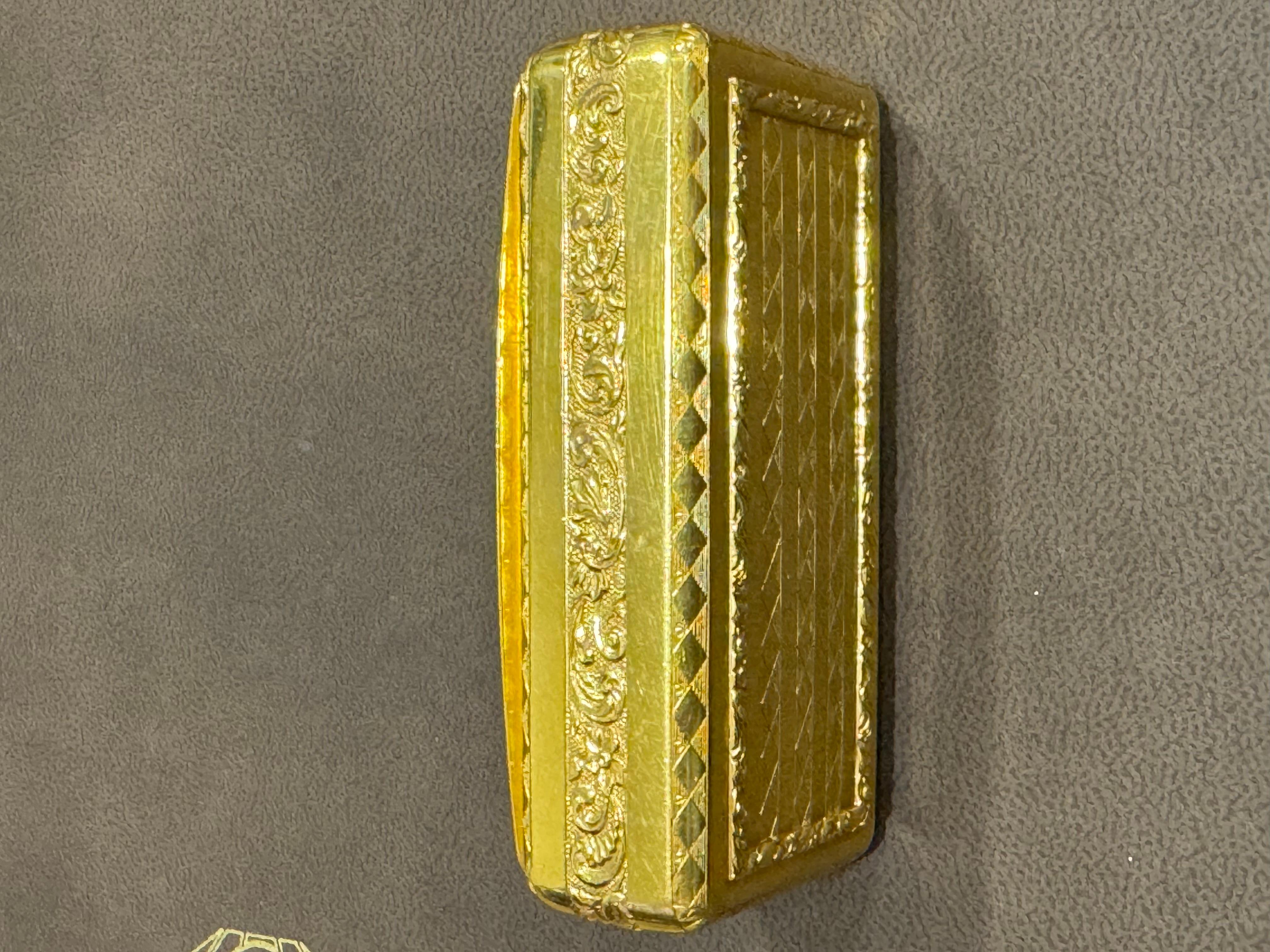 Rechteckige Vintage 1950er Jahre Goldschachtel 18 Karat Gelbgold 130 Gramm 3,2X1,5X1 Zoll im Angebot 2