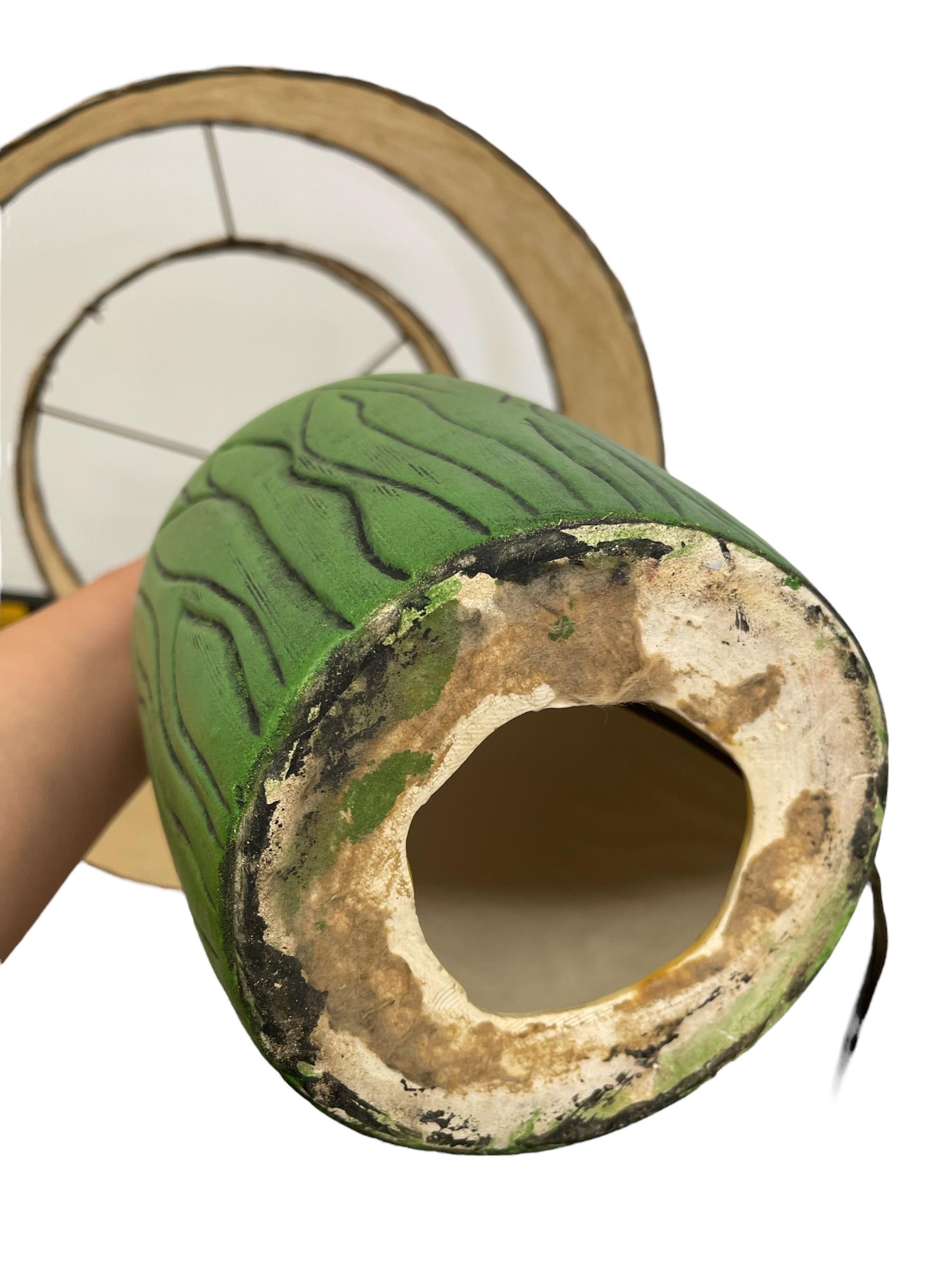 Lampada da tavolo in ceramica verde vintage degli anni '50 con paralume a doppio tamburo in fibra di vetro in vendita 3