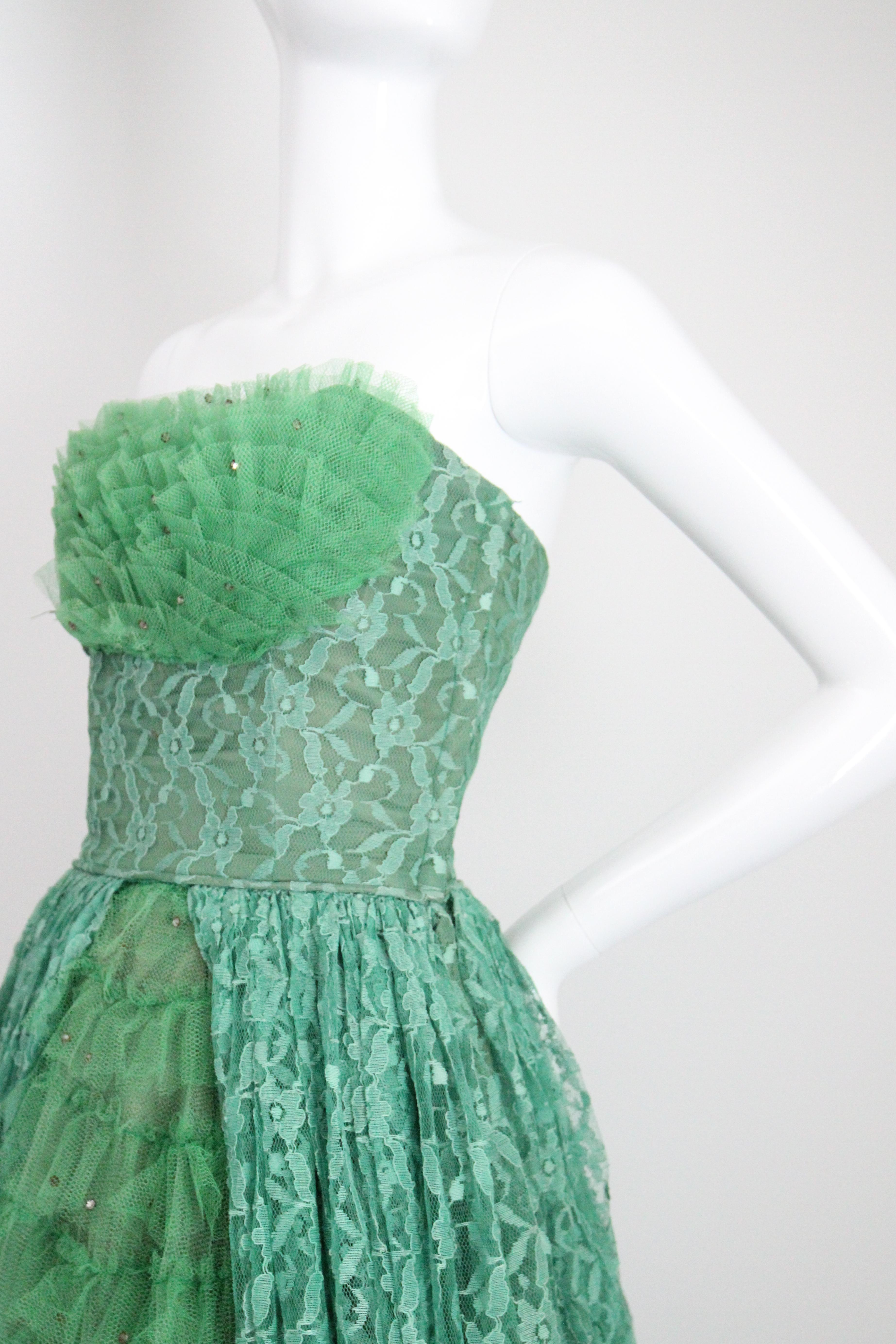 Vintage 1950's Green Tulle Strapless Evening Gown Lace Evening Dress UK 6 US 2 For Sale 6
