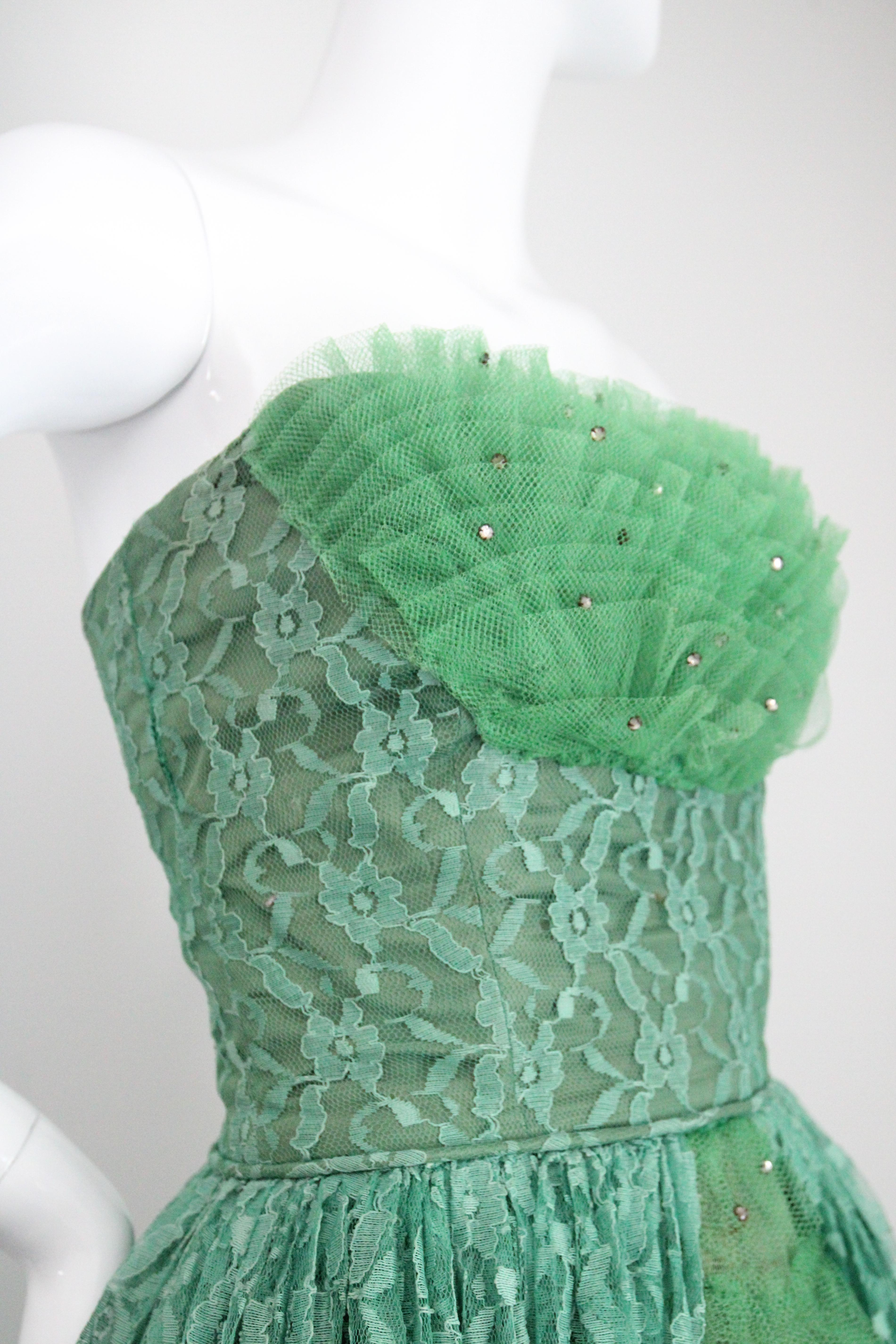 Vintage 1950's Green Tulle Strapless Evening Gown Lace Evening Dress UK 6 US 2 For Sale 3