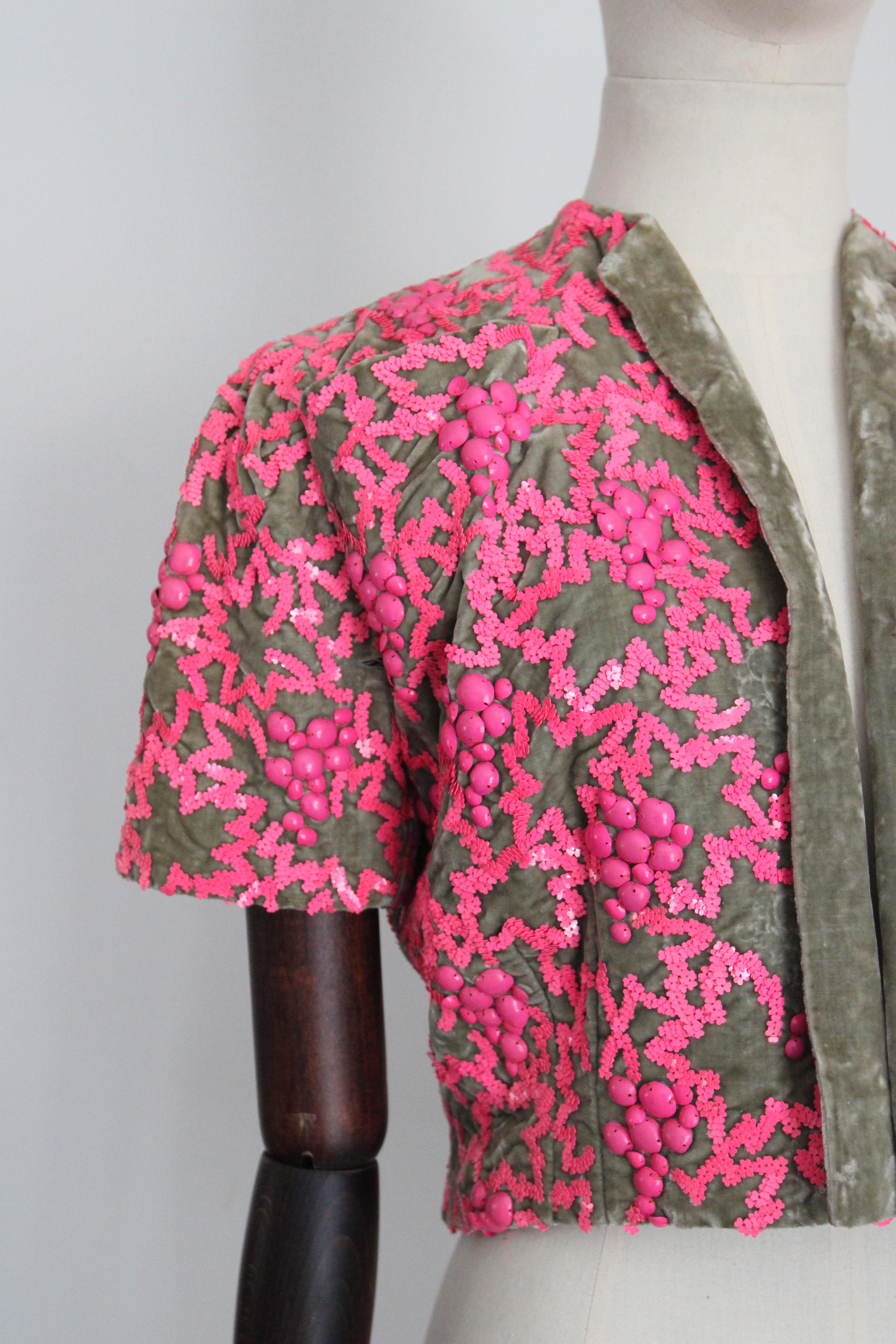 Vintage 1950's green velvet pink sequin bolero 1950 bolero couture UK 8 10 US 4 For Sale 3
