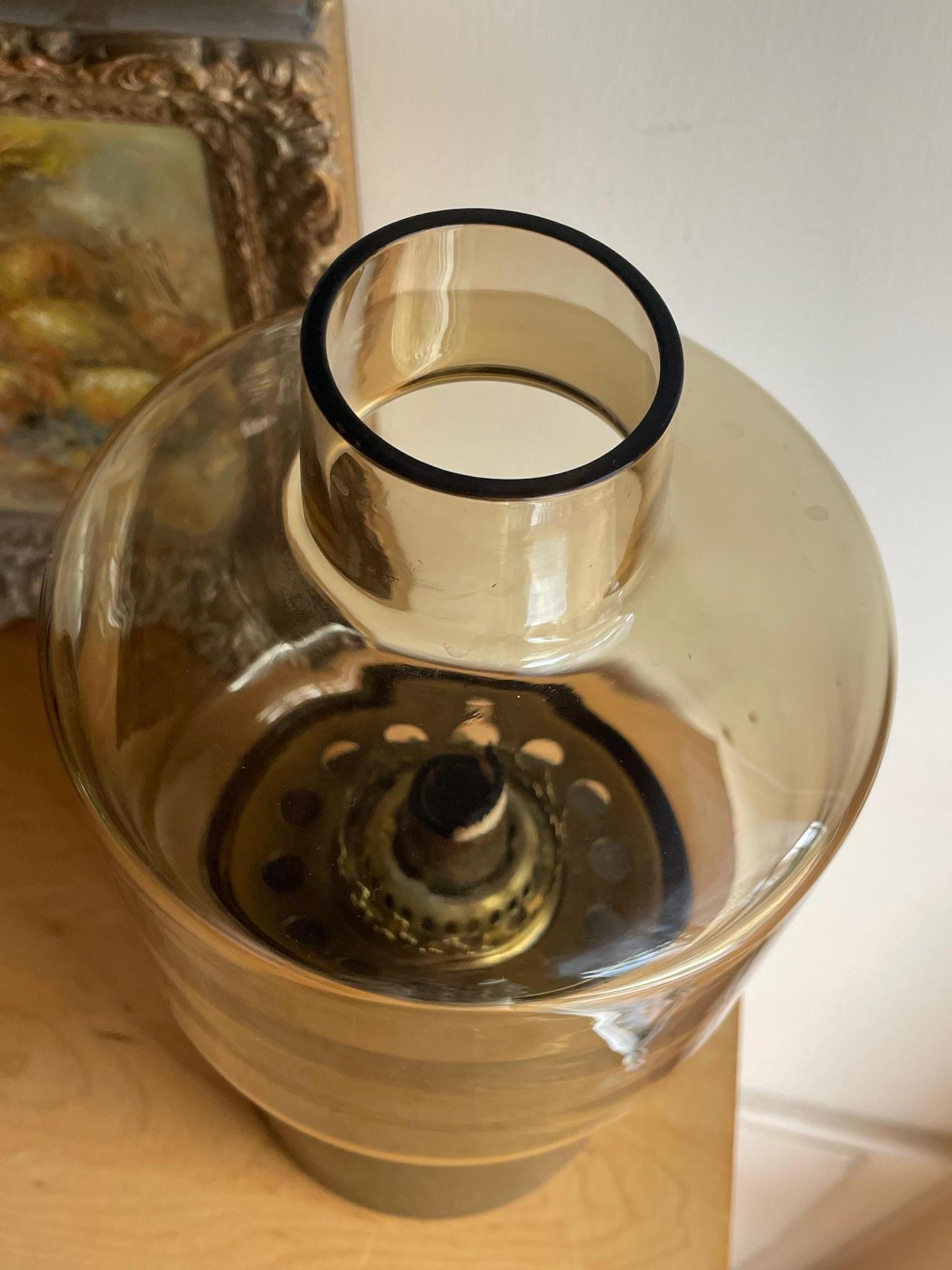 Fait main Vintage 1950s Hans-Agne Jakobsson Oil Lamp Model L-47 Vintage Brass Amber Glass en vente