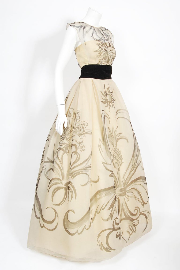Vintage 1950's Hattie Carnegie Couture Whimsical Hand-Painted Cream Silk Gown  In Fair Condition For Sale In Beverly Hills, CA