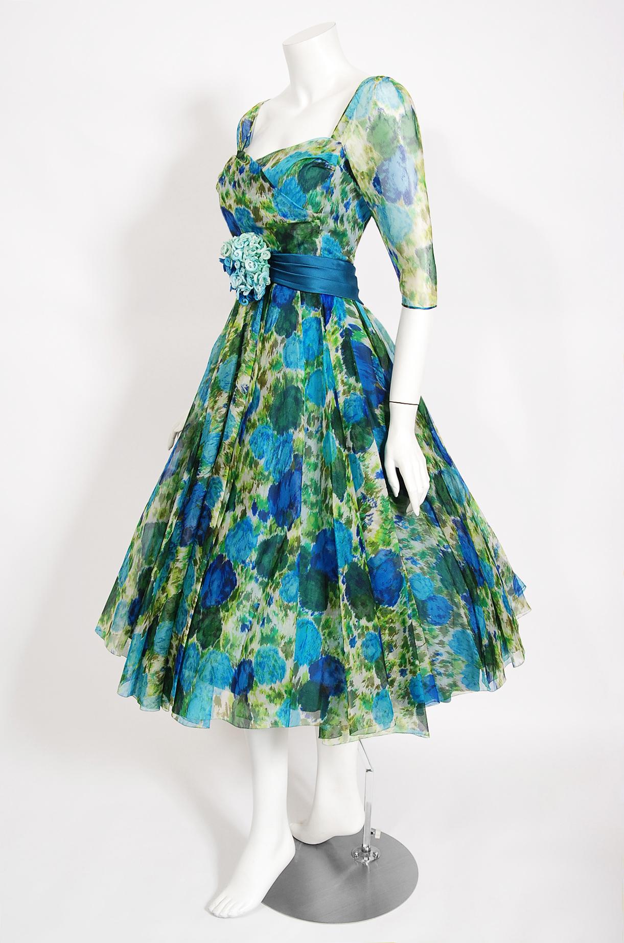 Vintage 1950s Helga Couture Blue Roses Watercolor Silk Appliqué Full-Skirt Dress In Good Condition In Beverly Hills, CA