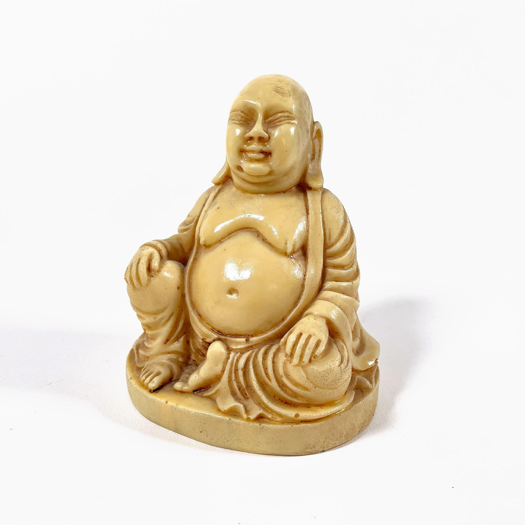 Sculpture de Bouddha en corne des années 1950 Bon état - En vente à PARIS, FR
