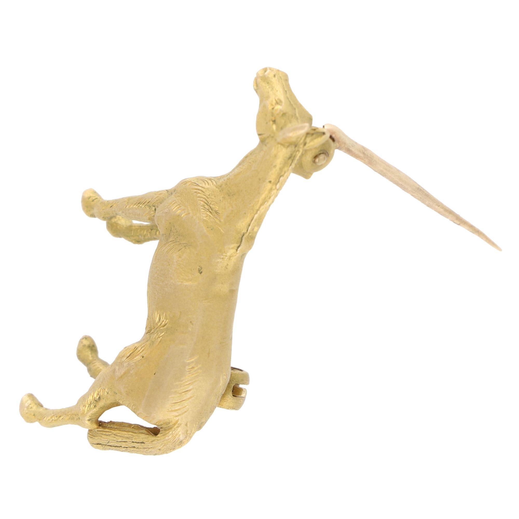 Vintage 1950's Horse Brooch in Solid 9k Yellow Gold In Excellent Condition For Sale In London, GB