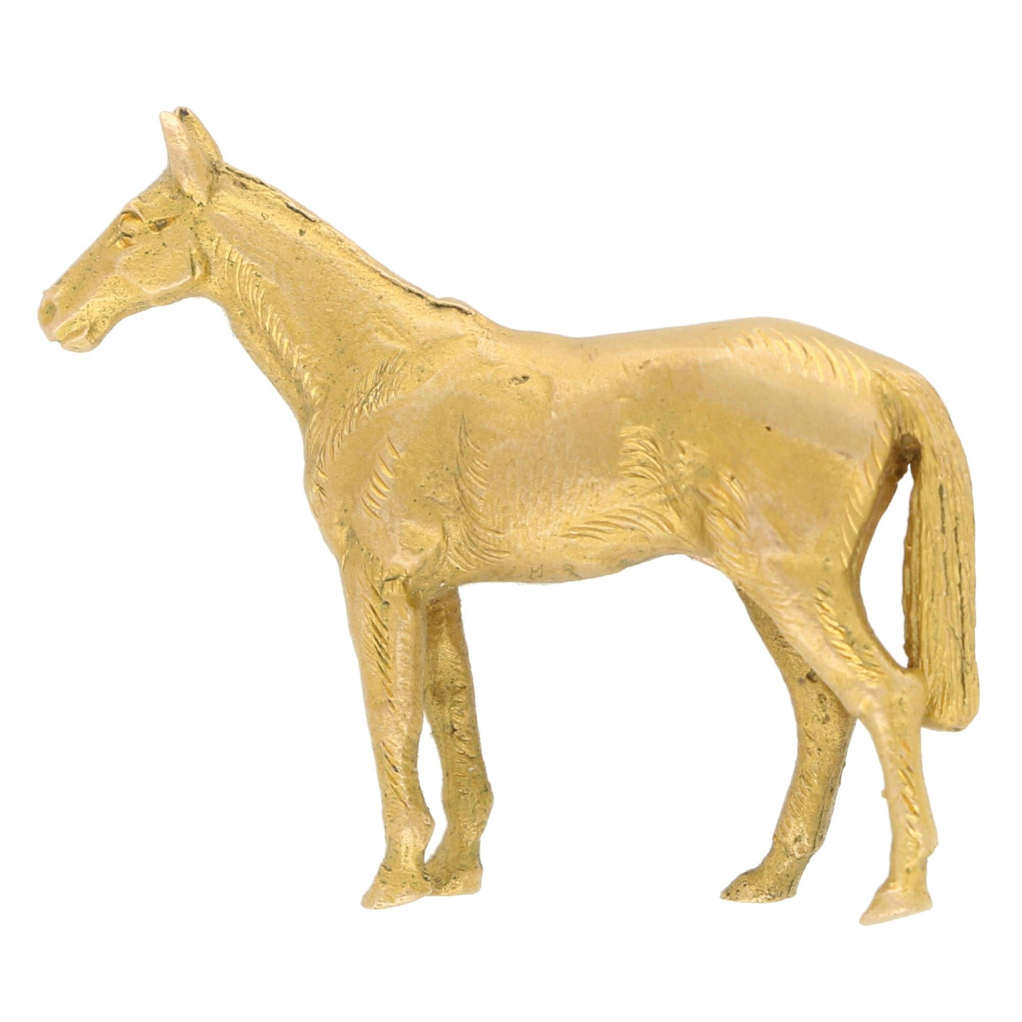 Women's or Men's Vintage 1950's Horse Brooch in Solid 9k Yellow Gold For Sale