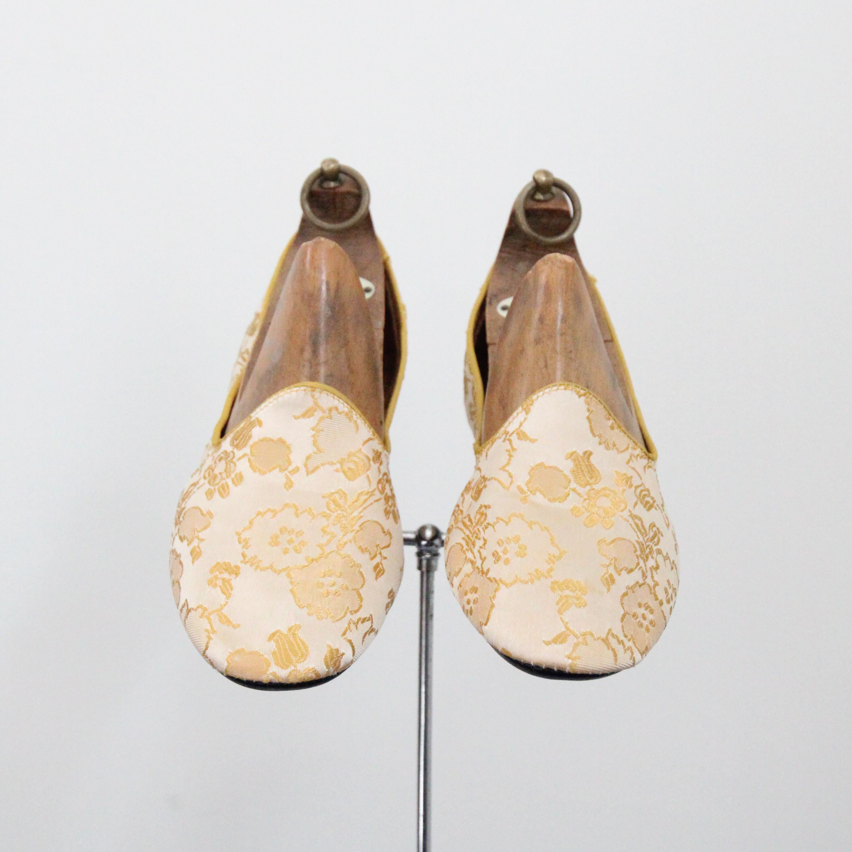 De las mujeres Zapatillas de casa vintage años 50 Brocado amarillo Zapatillas de satén UK 6 US 8 EU 39 en venta