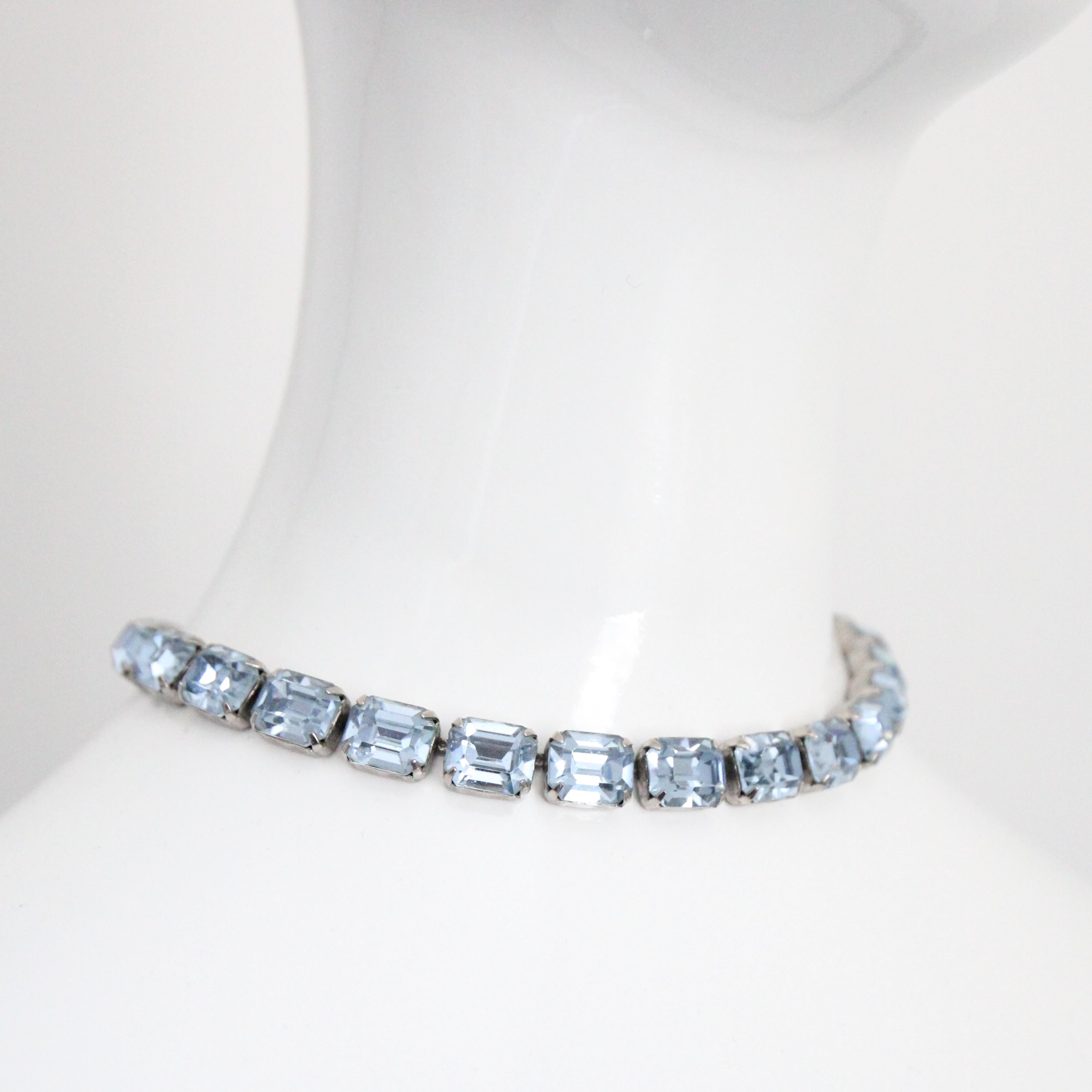 Art déco Vintage 1950's Ice Blue Weiss Rhinestone Choker Necklace 1950's Weiss Choker en vente