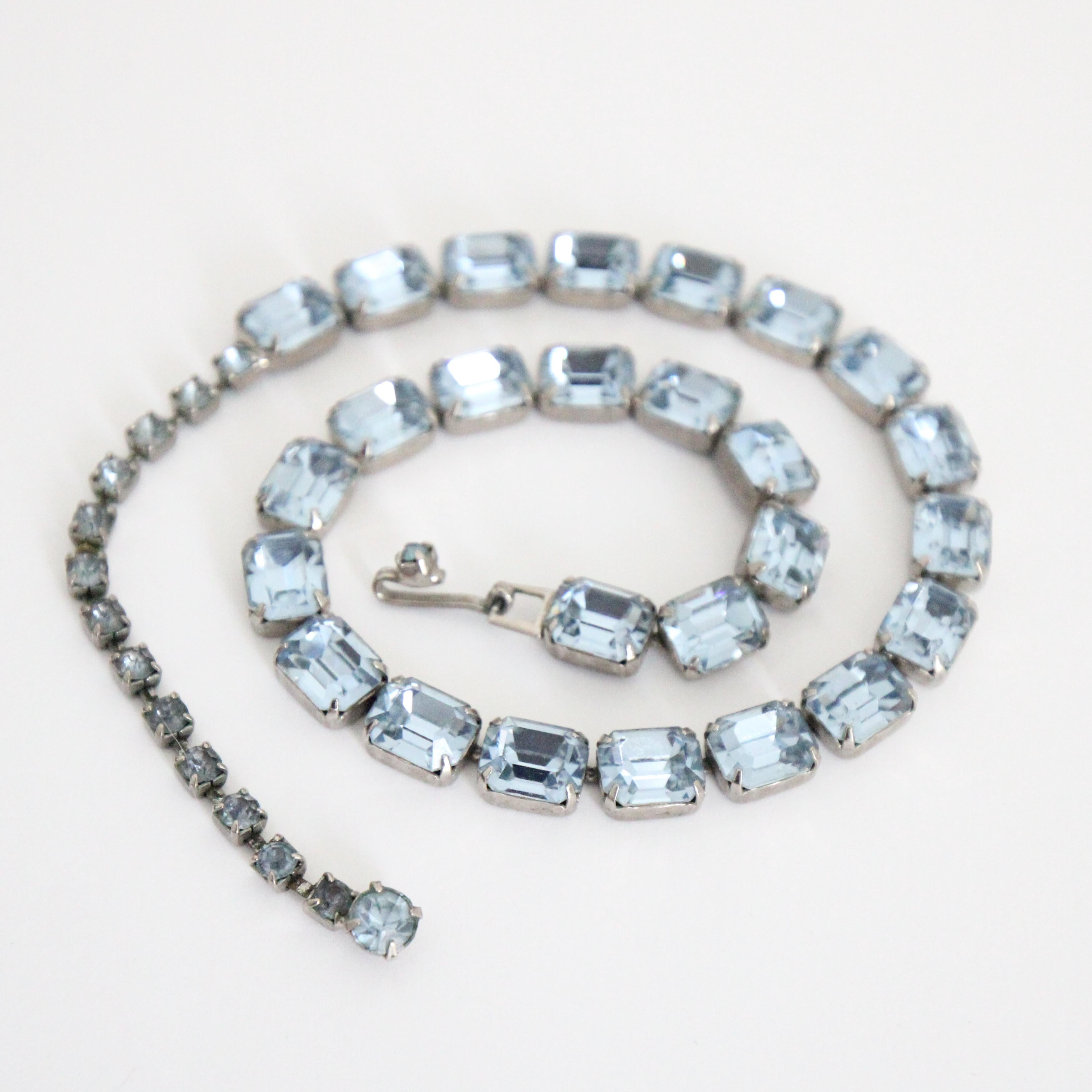 Vintage 1950's Ice Blue Weiss Rhinestone Choker Necklace 1950's Weiss Choker en vente 3