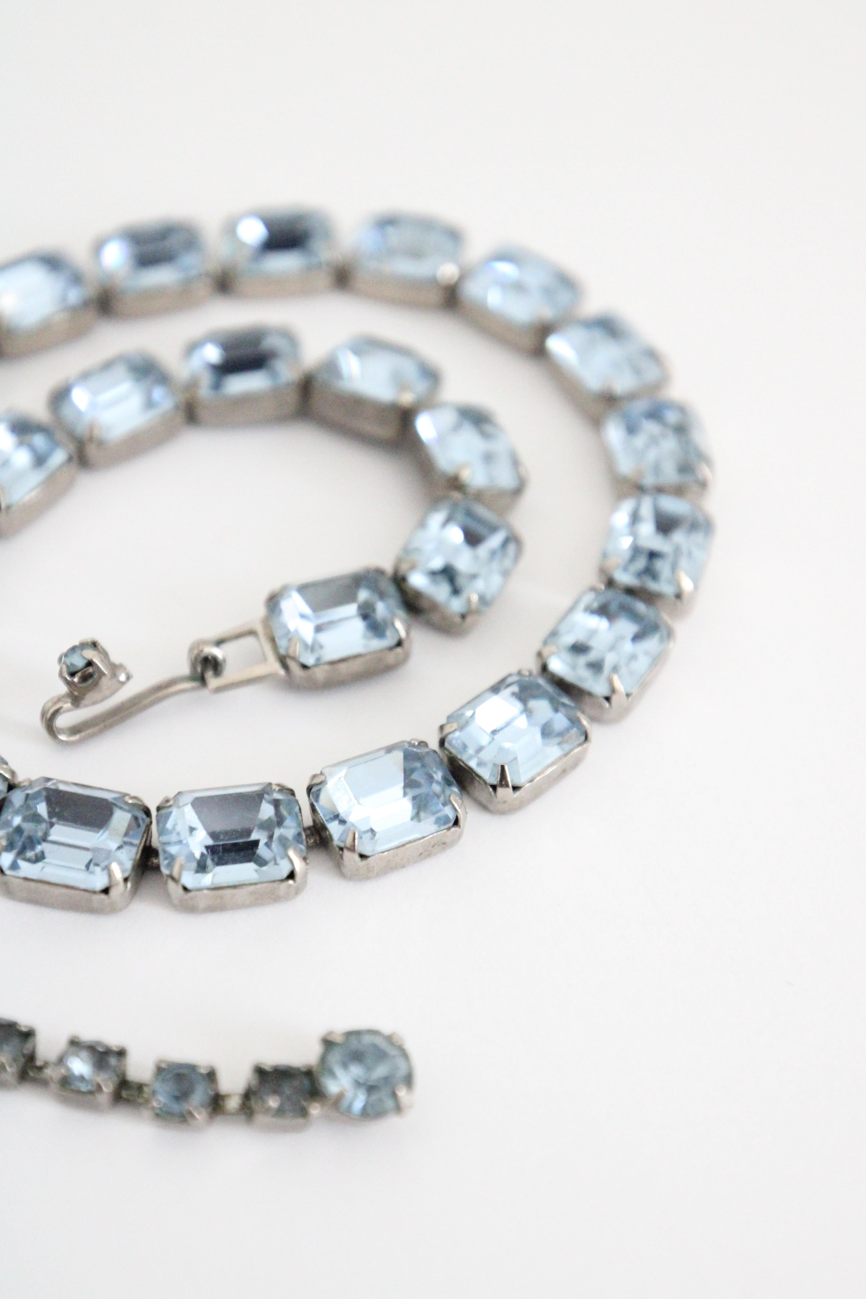 Vintage 1950's Ice Blue Weiss Rhinestone Choker Necklace 1950's Weiss Choker en vente 4