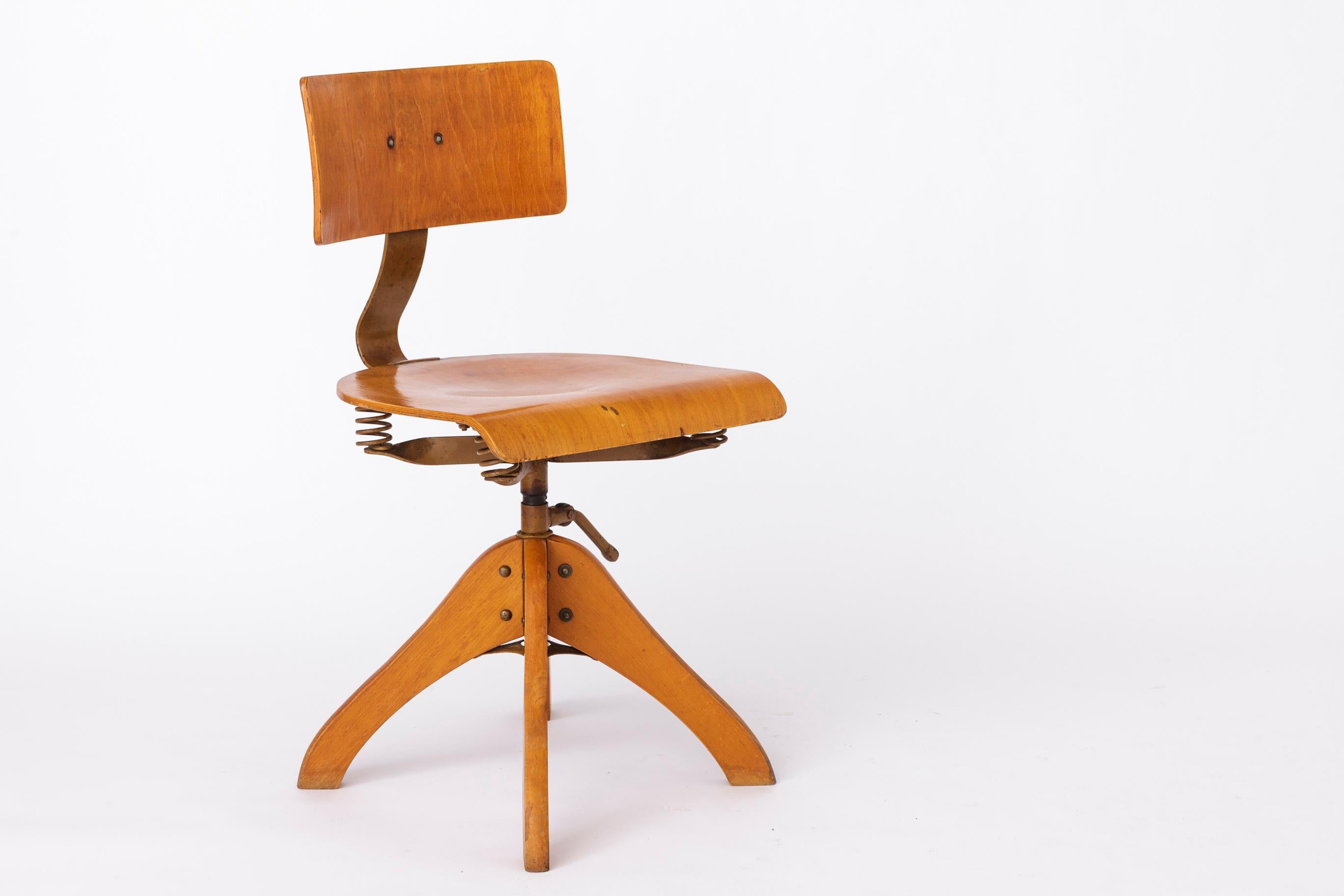 Silla industrial vintage años 50 - Taburete ajustable de fábrica alemana, madera de haya Pulido en venta