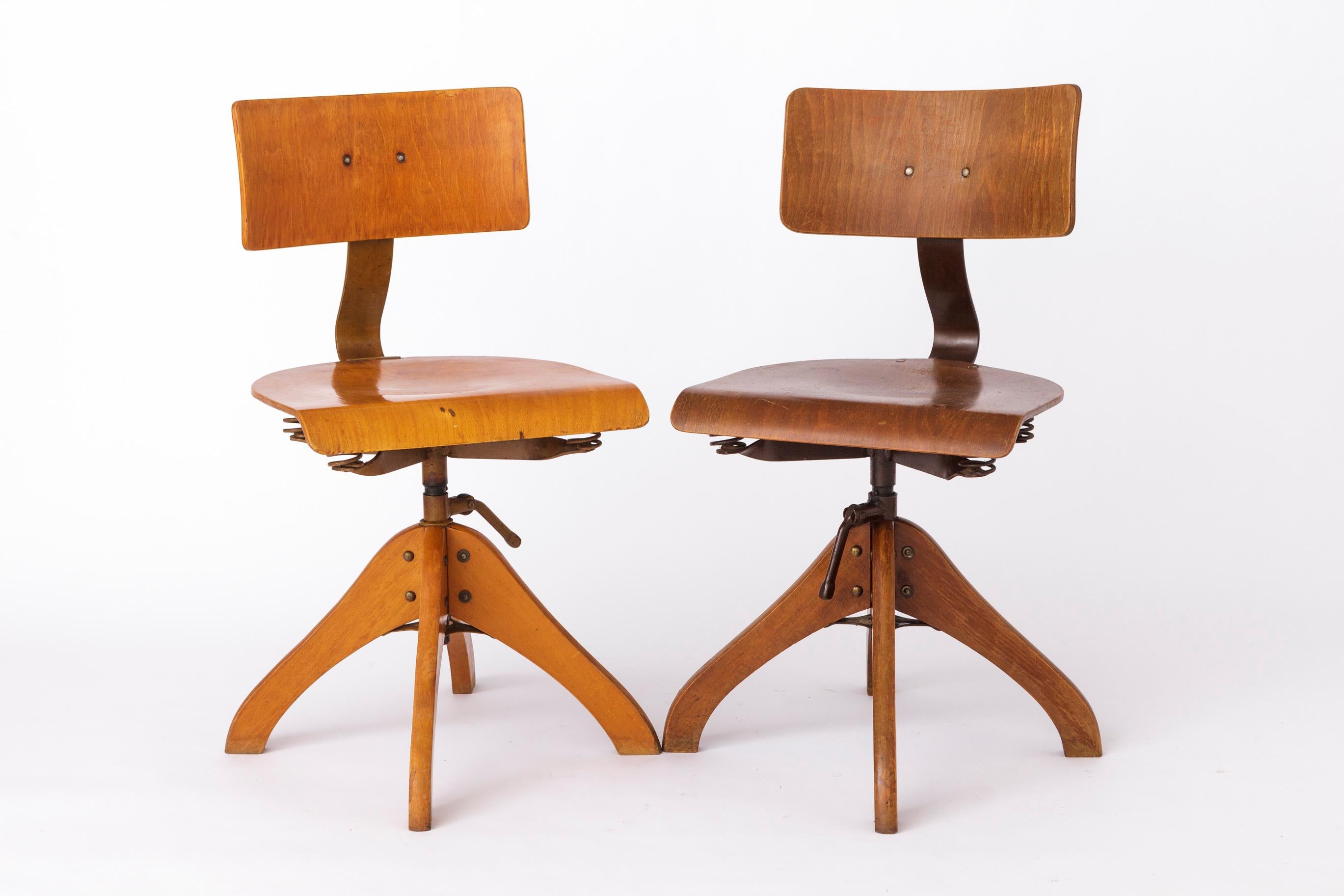 Vintage 1950s Industrial Chair – Adjustable German Factory Stool For Sale 3